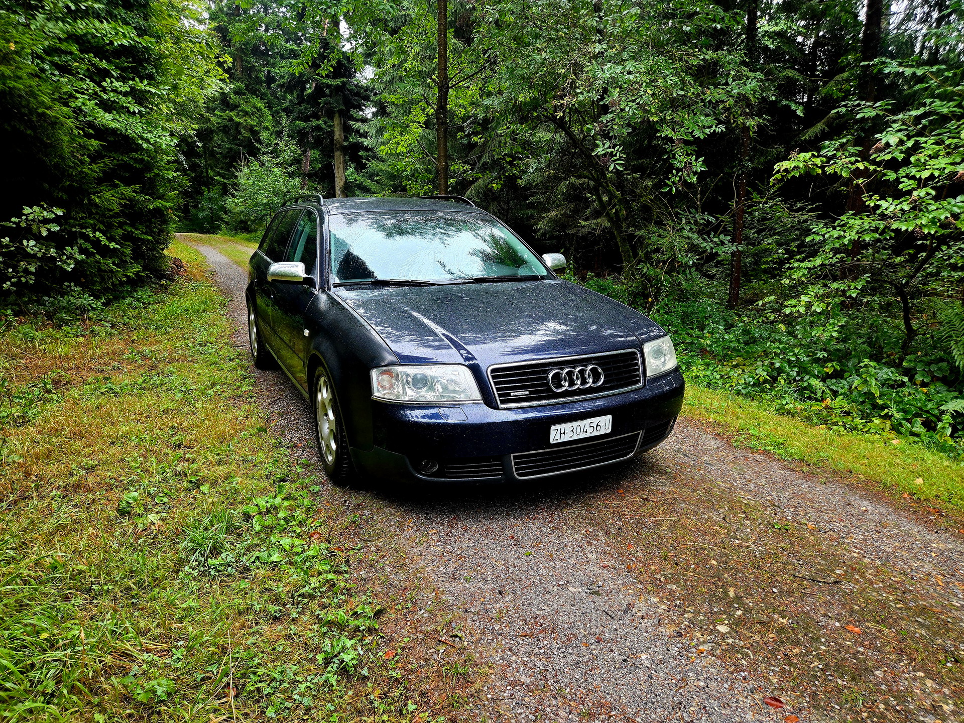AUDI A6 Avant 2.4 quattro-image-0