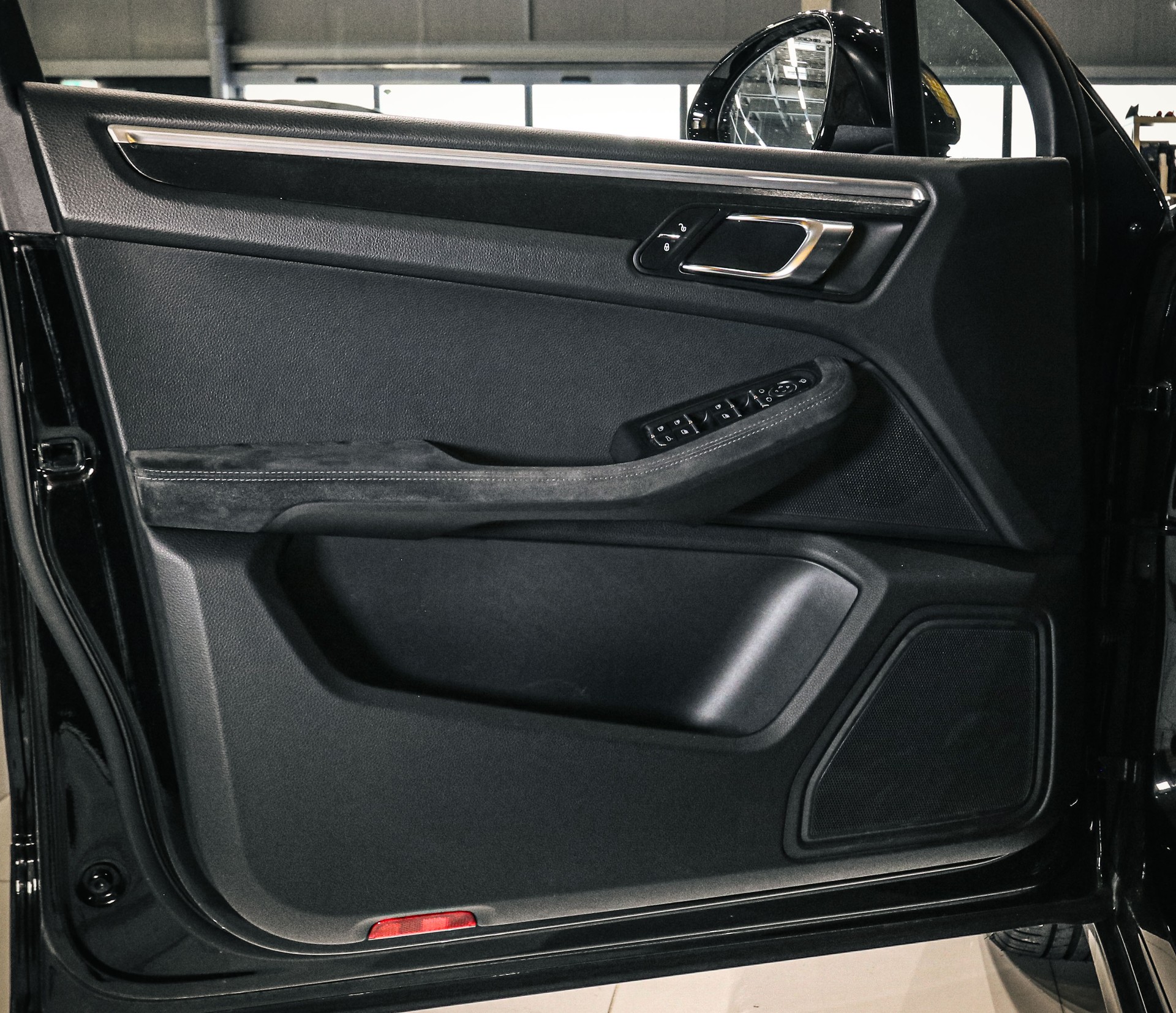 PORSCHE Macan GTS PDK-image-18