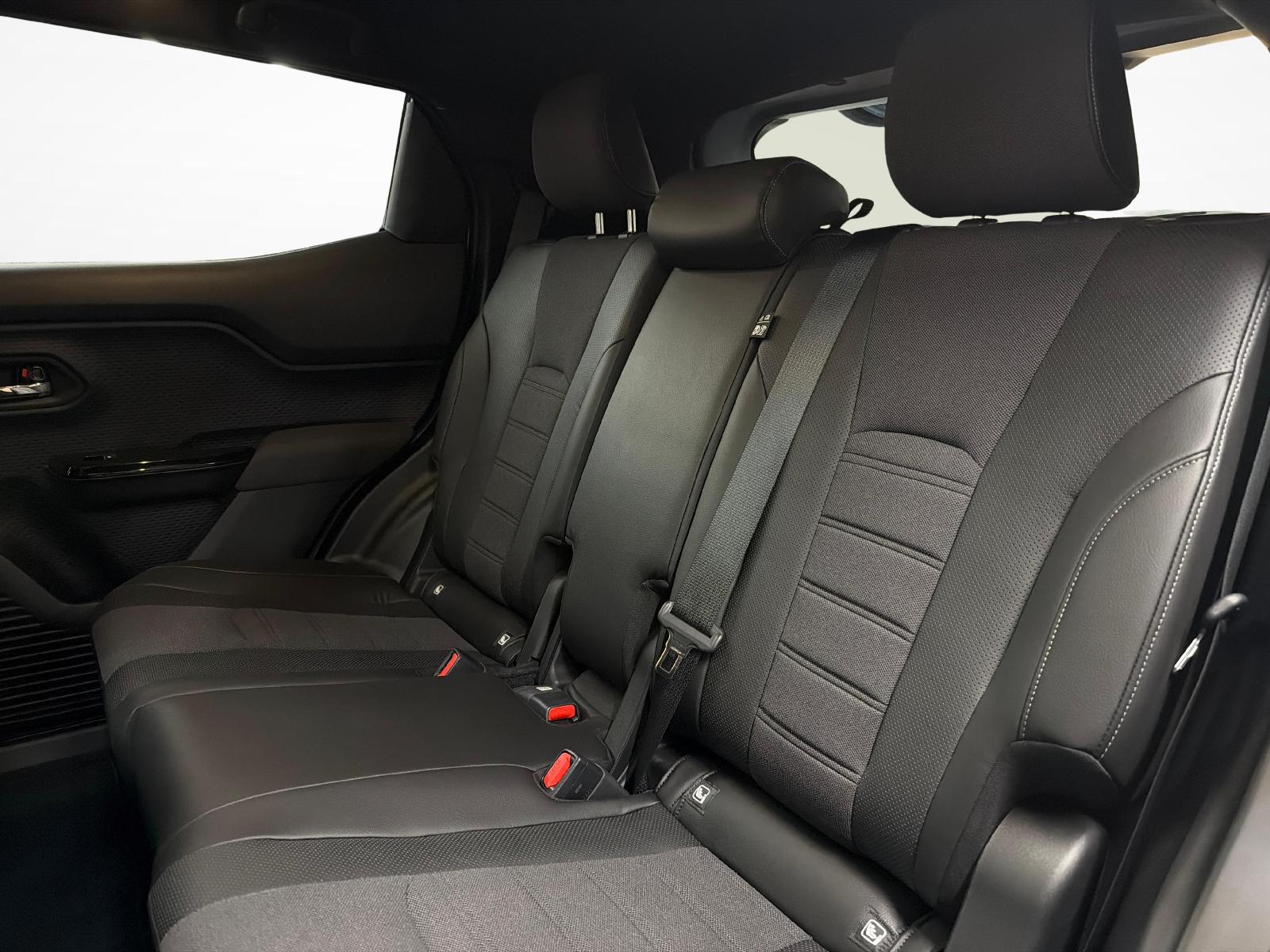 TOYOTA Urban Cruiser Premium AWD-image-10