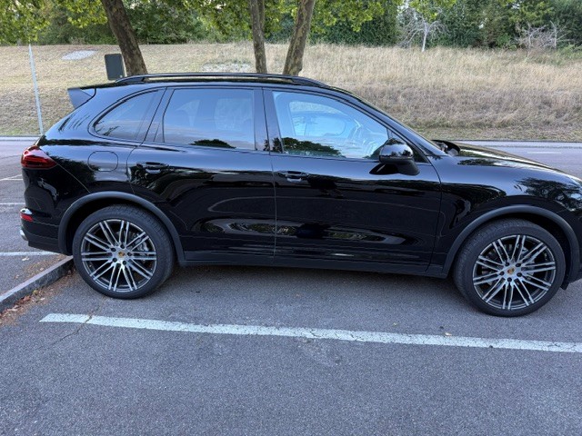 PORSCHE 4.2 V8 TDI S TipT-image-2