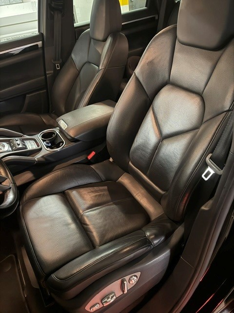 PORSCHE 4.2 V8 TDI S TipT-image-4