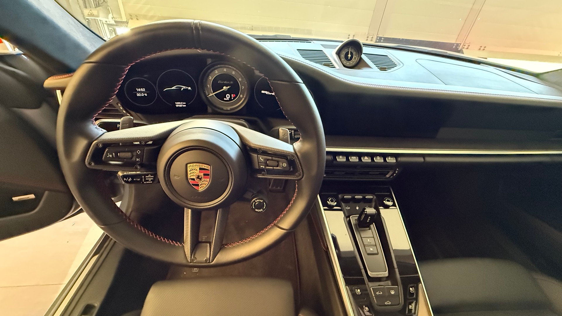 PORSCHE 911 Turbo S PDK-image-9