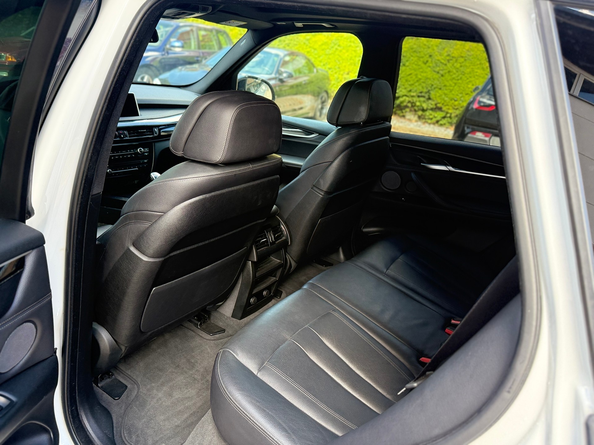 BMW X5 xDrive M50d Steptronic-image-6