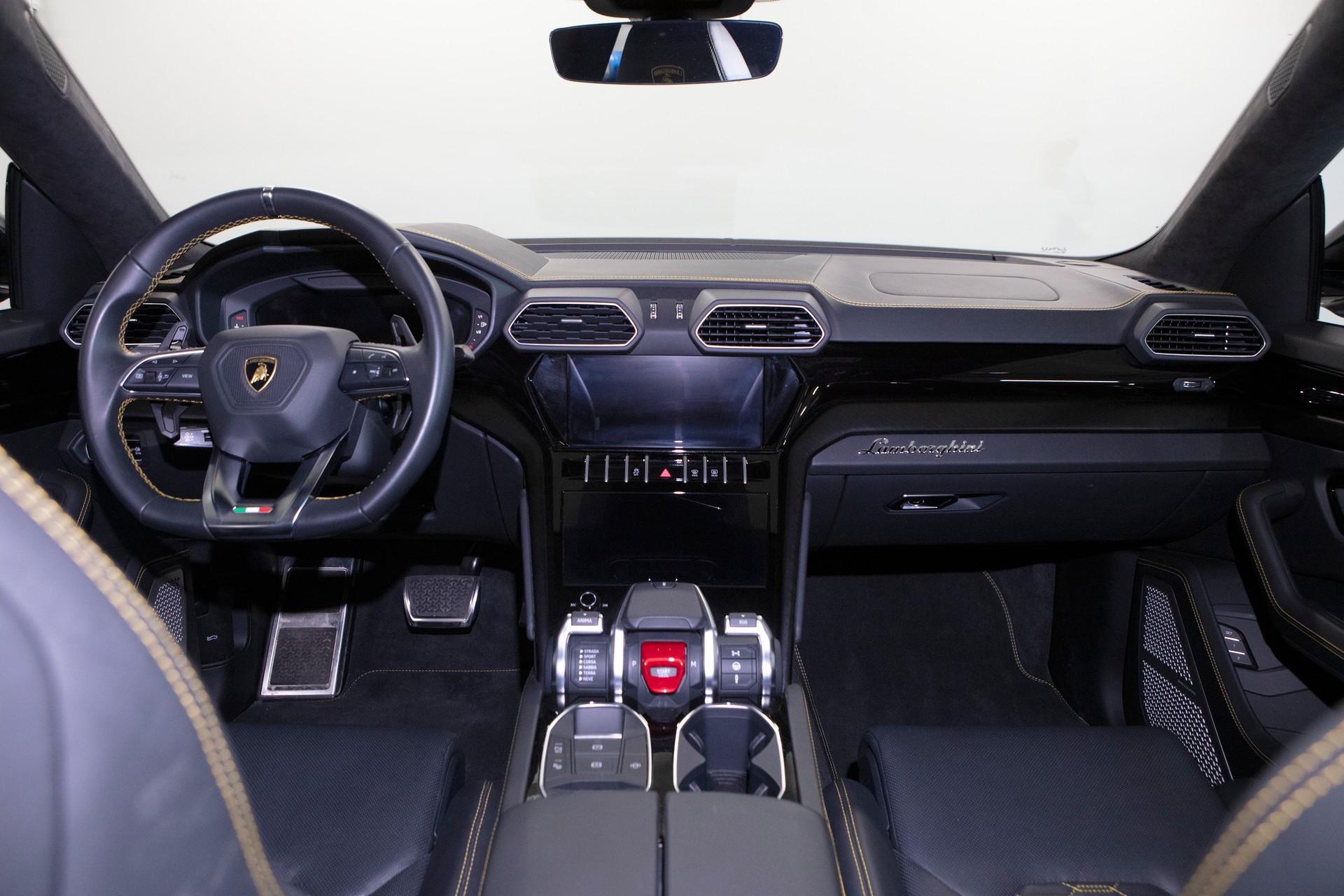 LAMBORGHINI Urus E-Gear-image-6