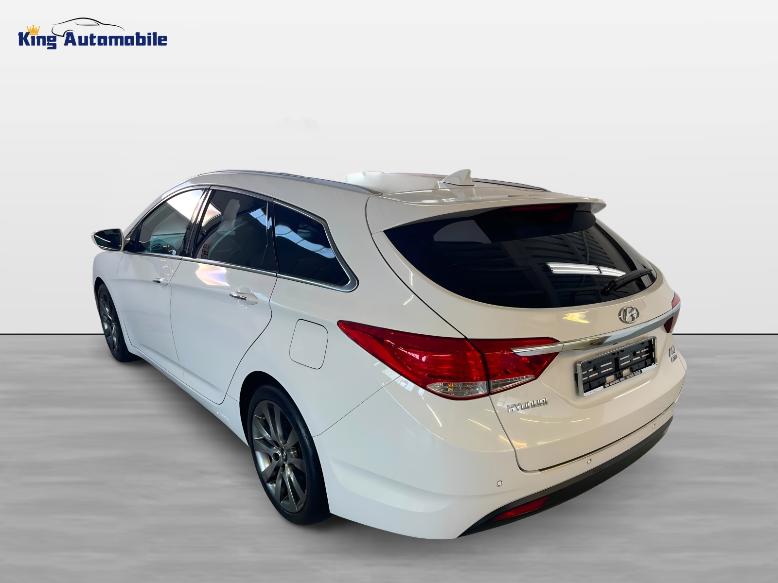 HYUNDAI i40 Wagon 1.7 CRDI Premium Automatic | Frisch MFK | CH-Auto | Ab Service | Pano Dach | Leder-image-4