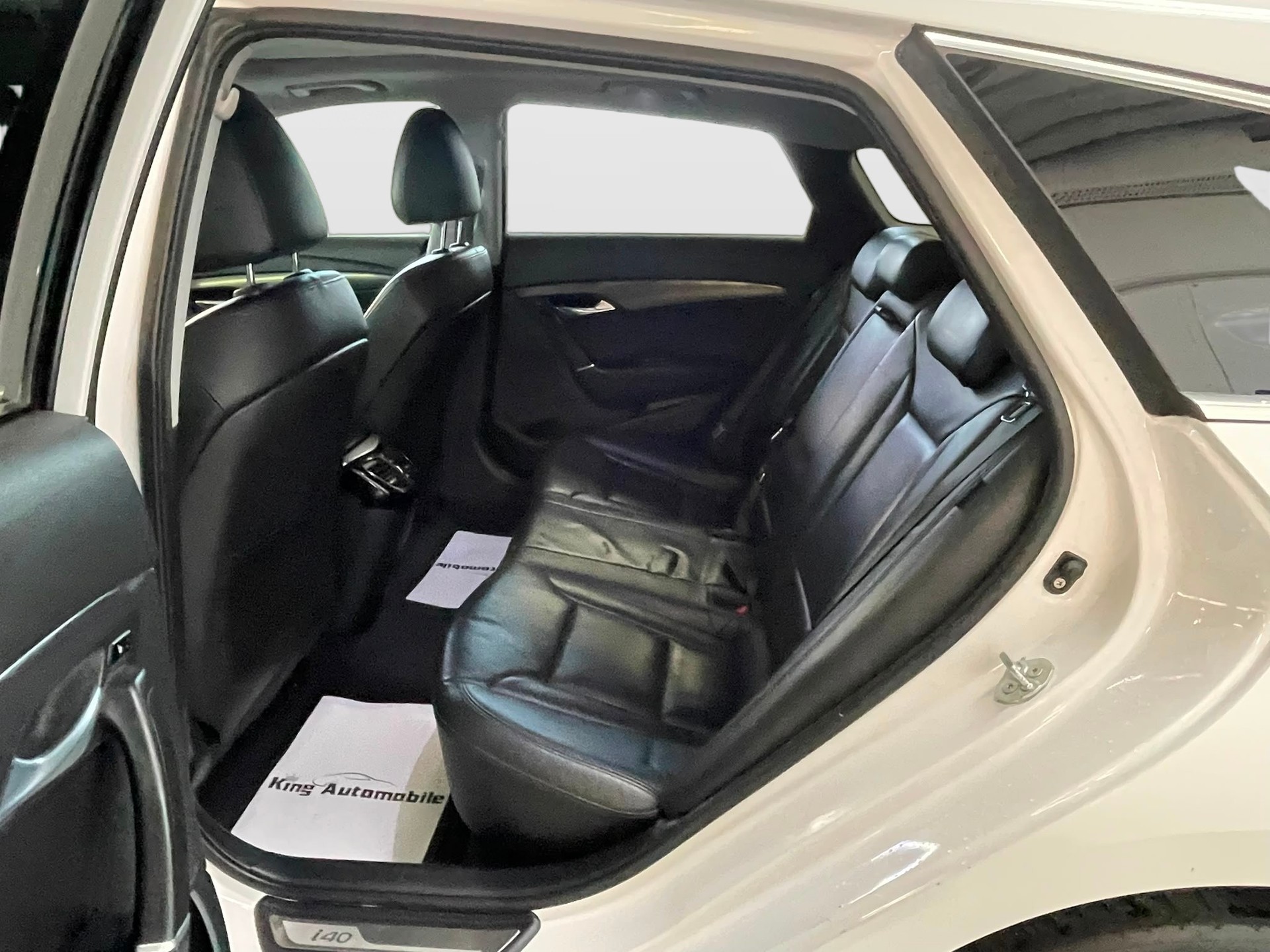 HYUNDAI i40 Wagon 1.7 CRDI Premium Automatic | Frisch MFK | CH-Auto | Ab Service | Pano Dach | Leder-image-9