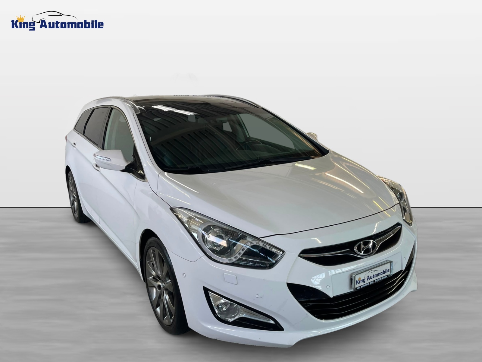HYUNDAI i40 Wagon 1.7 CRDI Premium Automatic | Frisch MFK | CH-Auto | Ab Service | Pano Dach | Leder-image-0