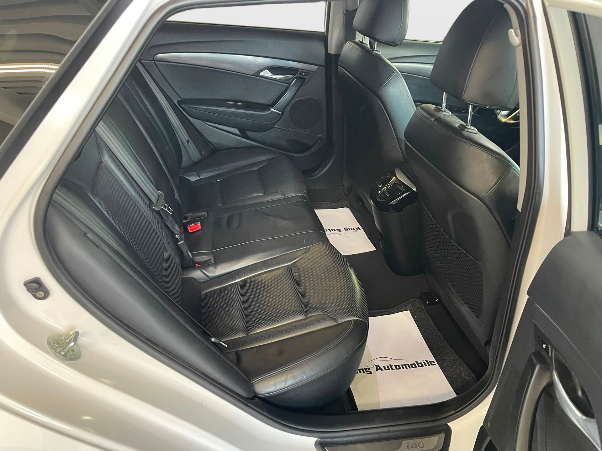 HYUNDAI i40 Wagon 1.7 CRDI Premium Automatic | Frisch MFK | CH-Auto | Ab Service | Pano Dach | Leder-image-10