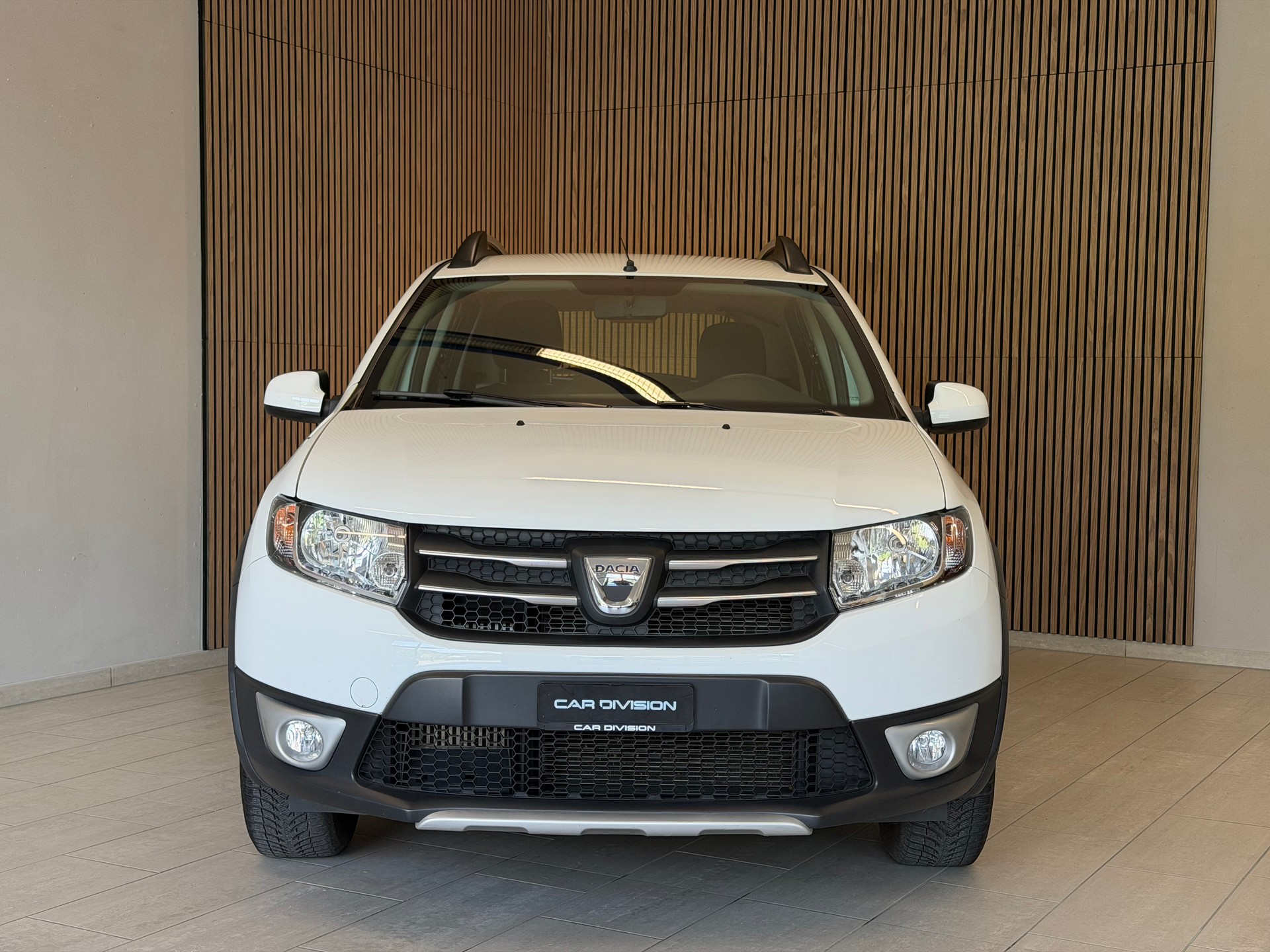 DACIA Sandero Tce 90 Stepway Lauréate Automatic-image-2