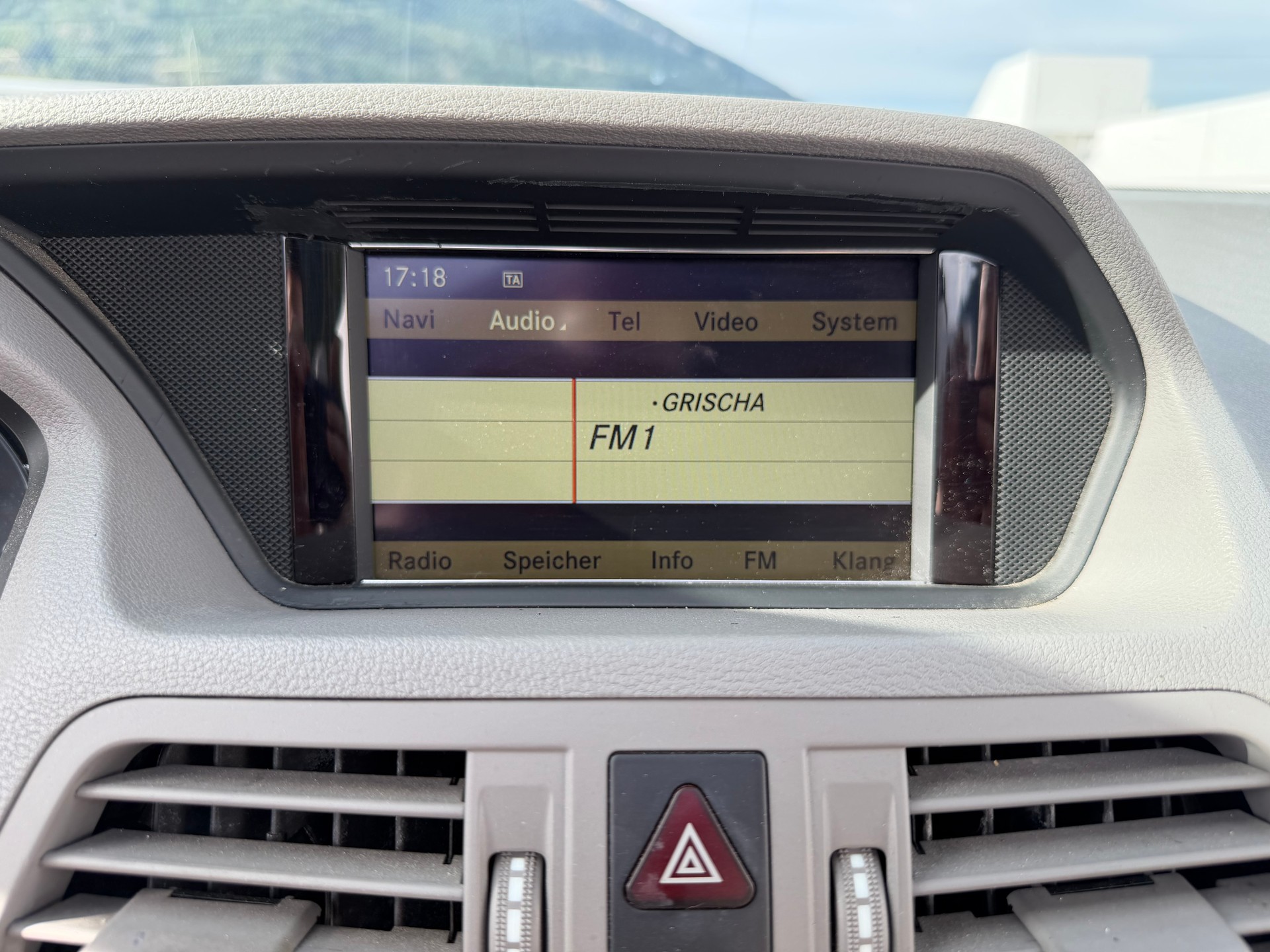 MERCEDES-BENZ E 350 CDI BlueEfficiency 7G-Tronic-image-23