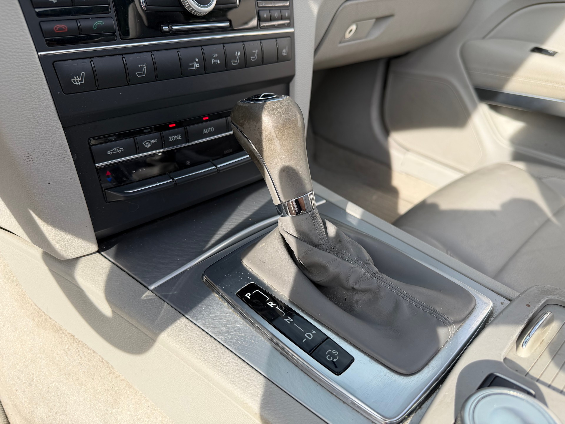 MERCEDES-BENZ E 350 CDI BlueEfficiency 7G-Tronic-image-21