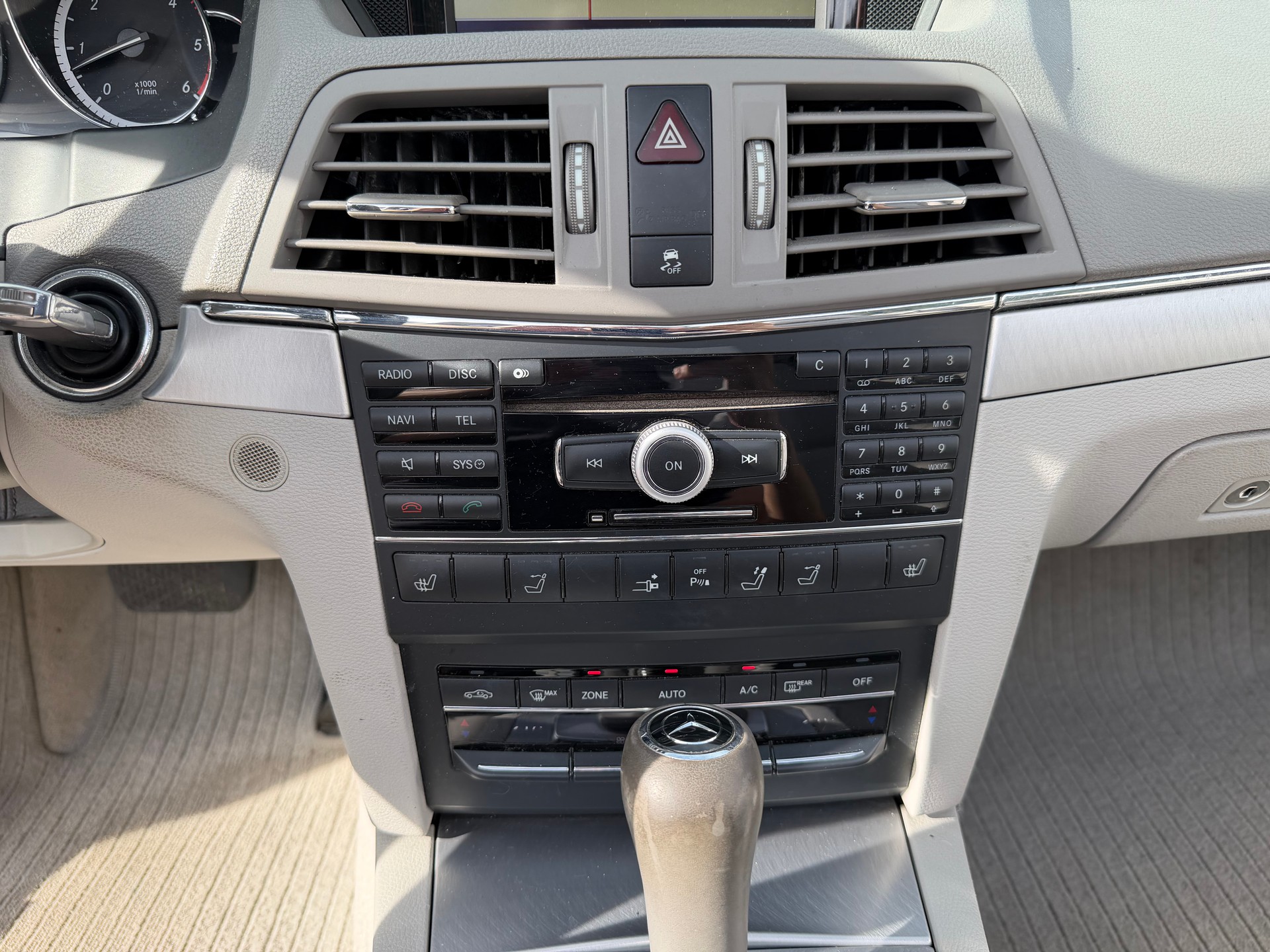 MERCEDES-BENZ E 350 CDI BlueEfficiency 7G-Tronic-image-22
