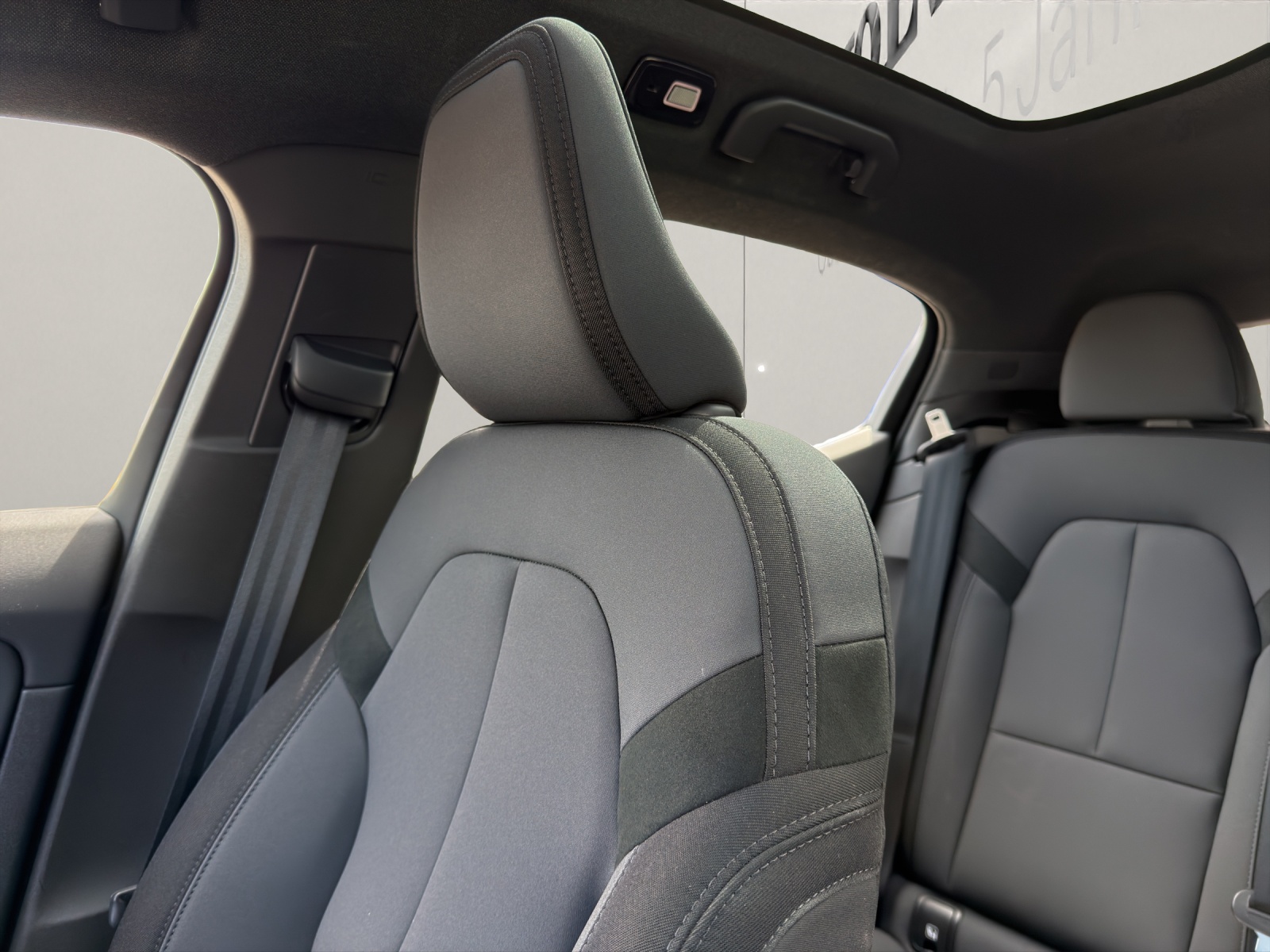 POLESTAR 2 Long Range Dual Motor-image-11
