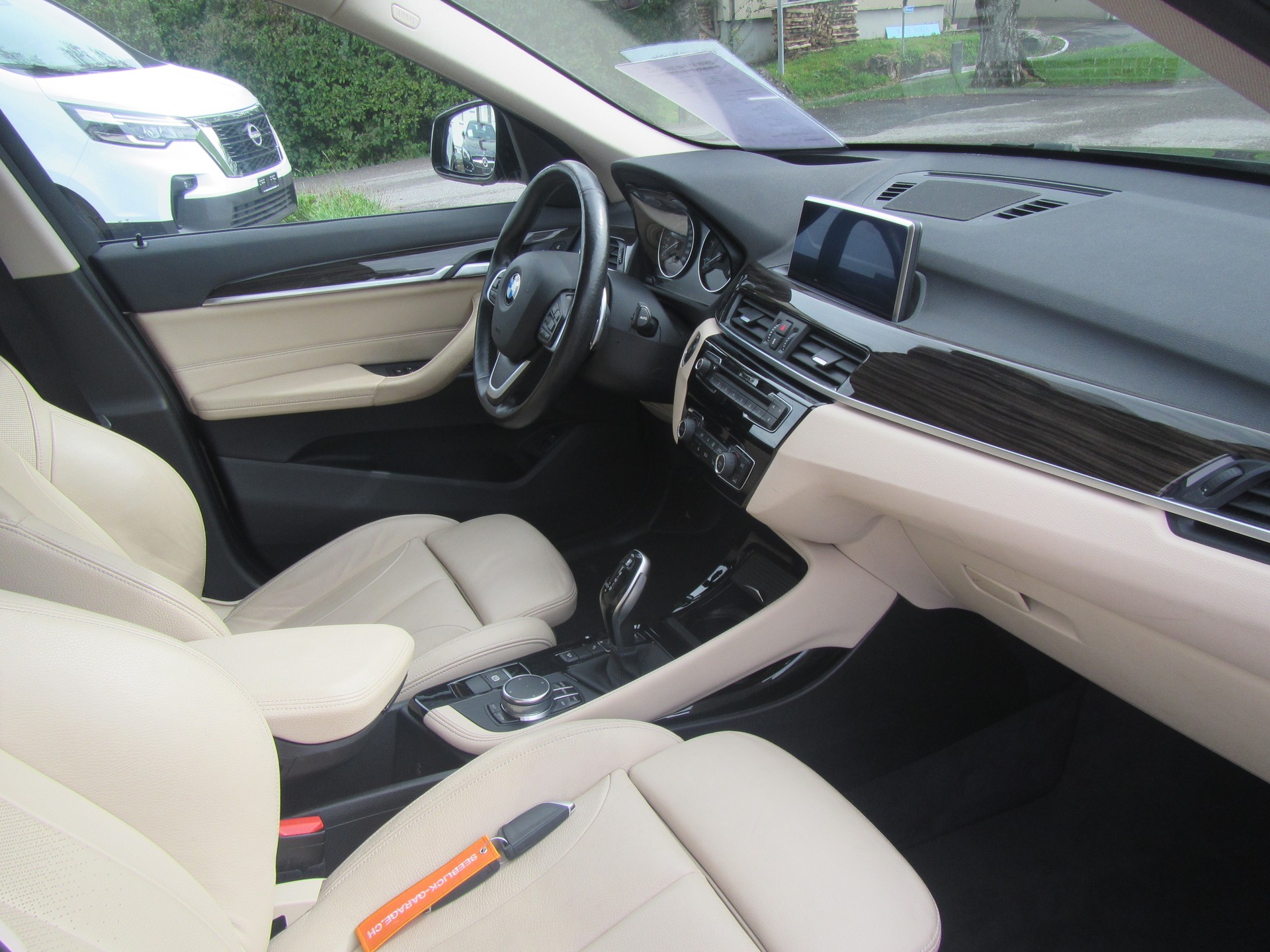 BMW X1 xDrive 20d xLine Steptronic-image-5