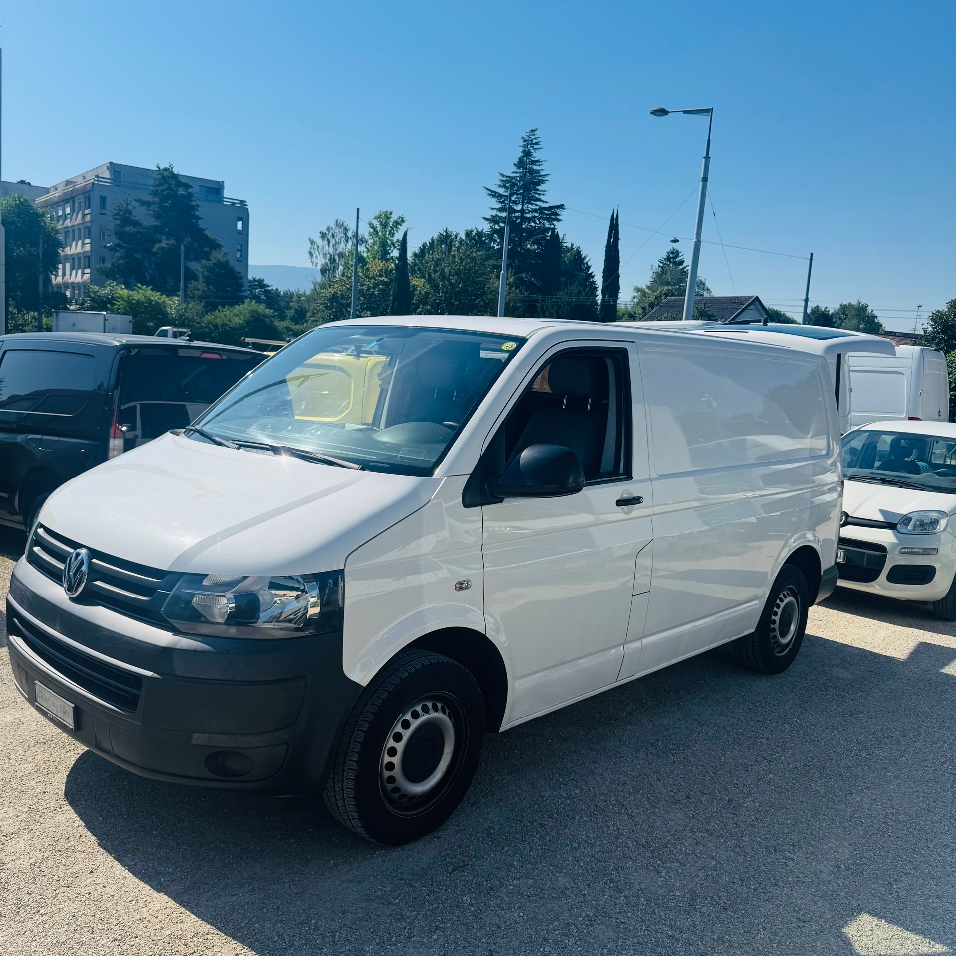 VW T5 2.0 TDI-image-0
