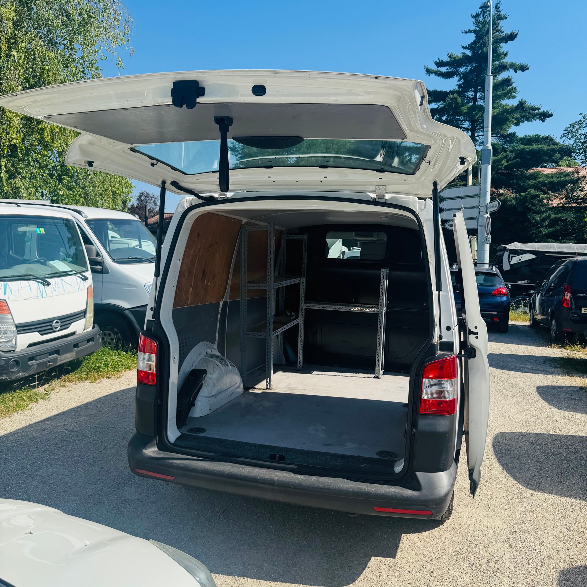 VW T5 2.0 TDI-image-3