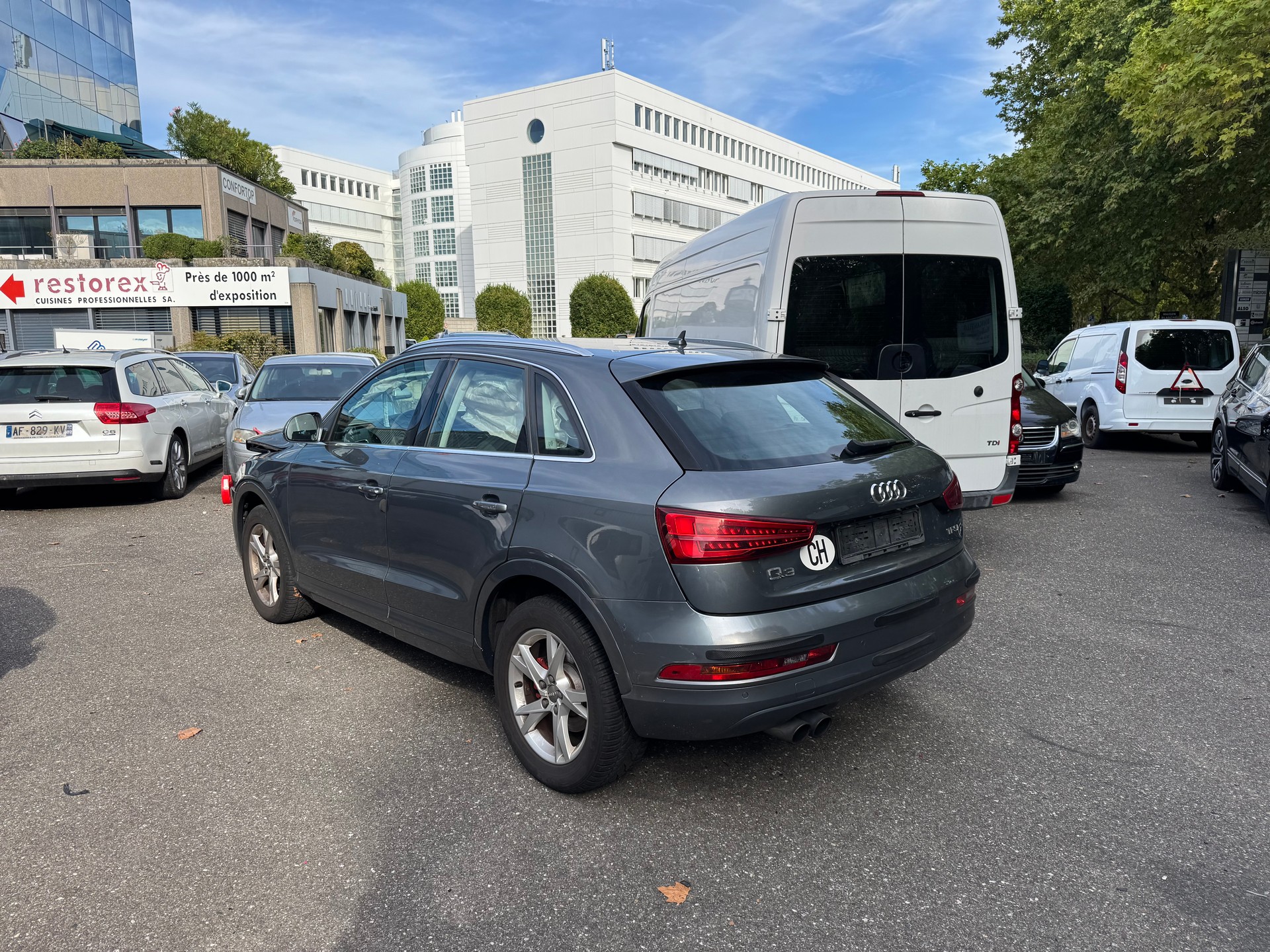 AUDI Q3 1.4 TFSI design S-tronic-image-8