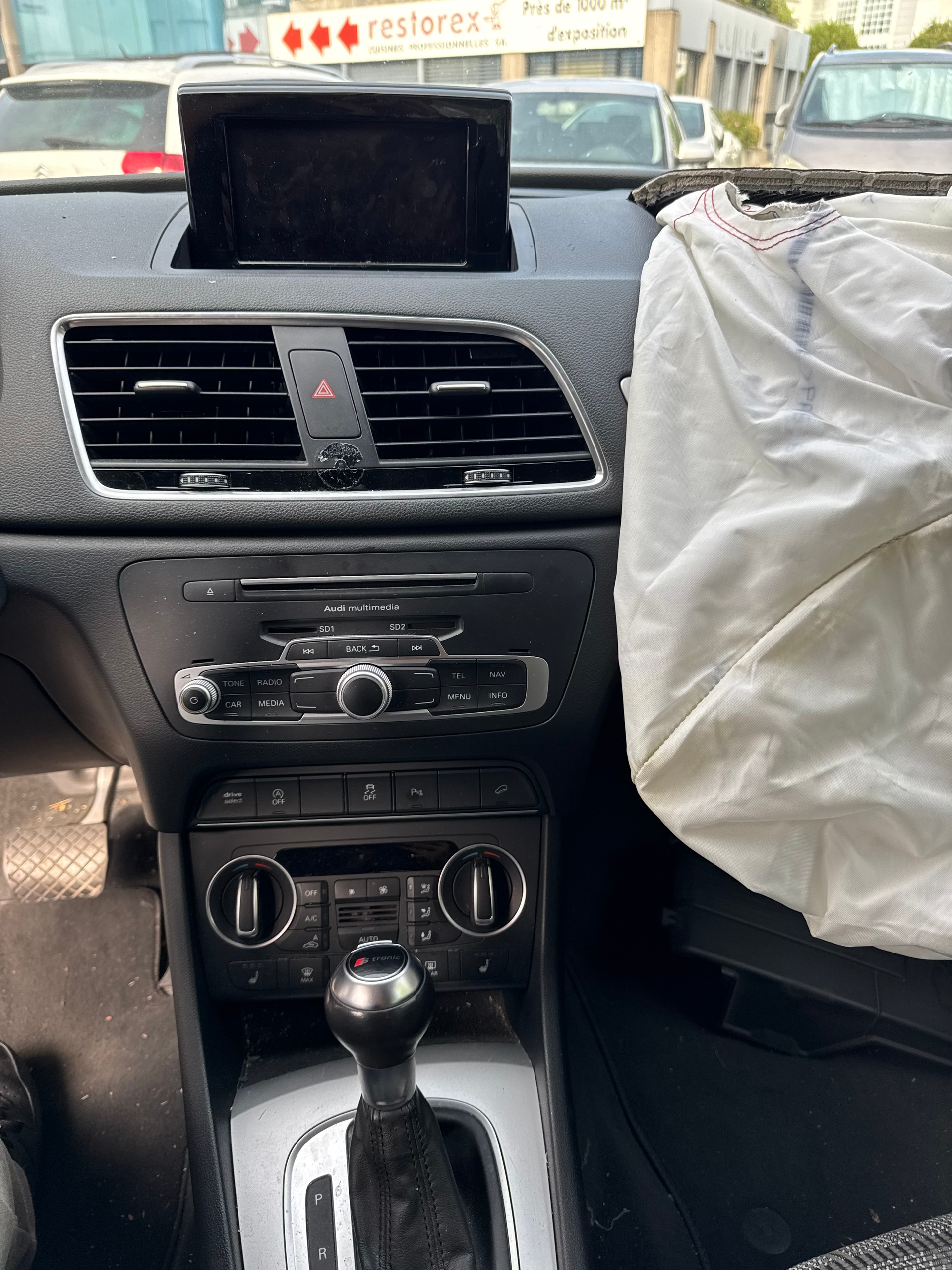 AUDI Q3 1.4 TFSI design S-tronic-image-17