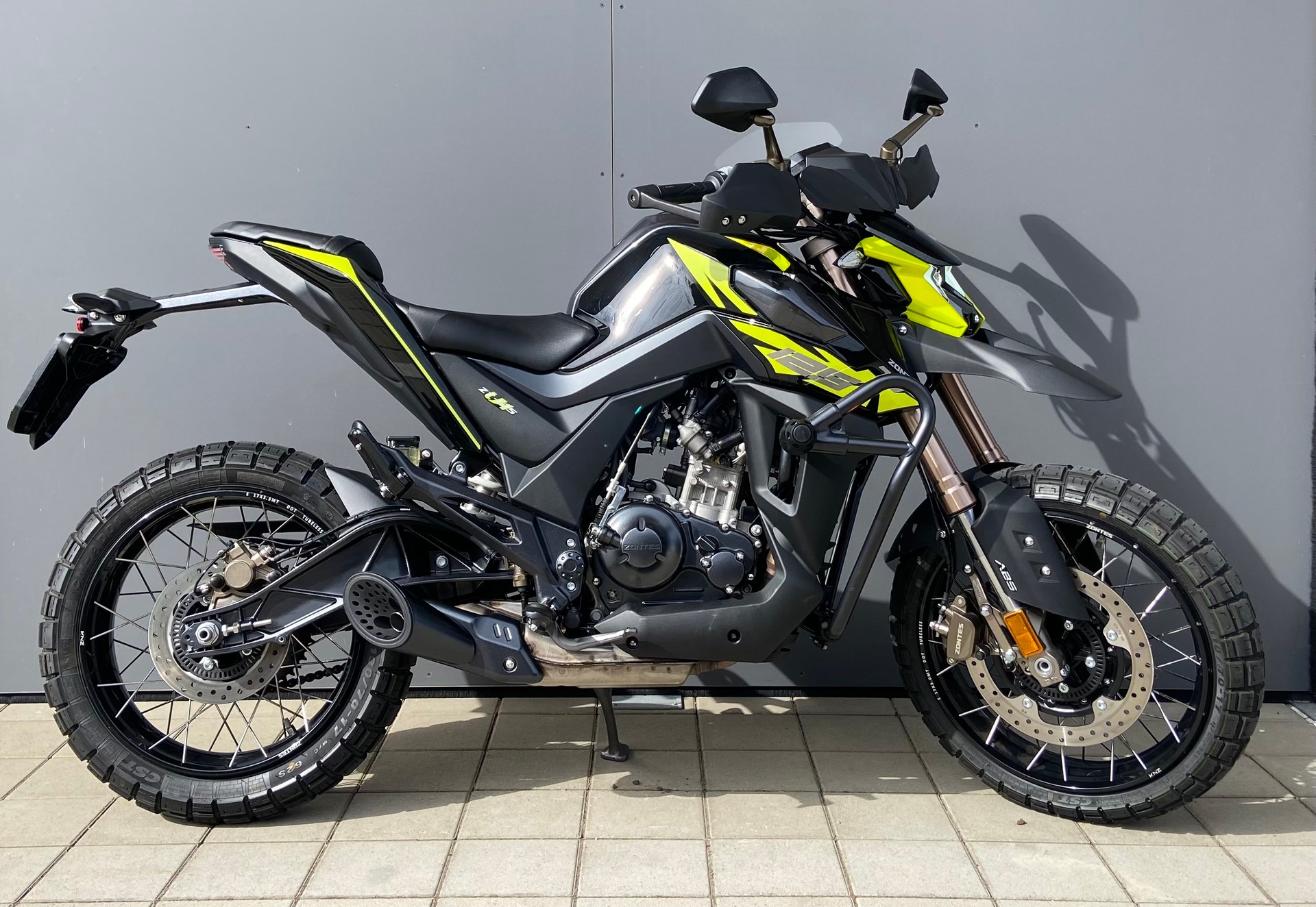 ZONTES U1-showroom-element-2