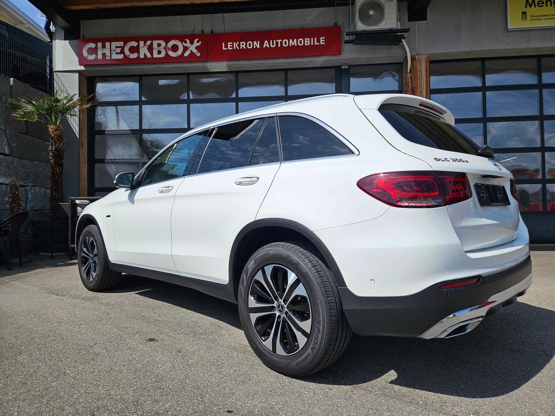 MERCEDES-BENZ GLC 300 e 4Matic 9G-Tronic-image-4