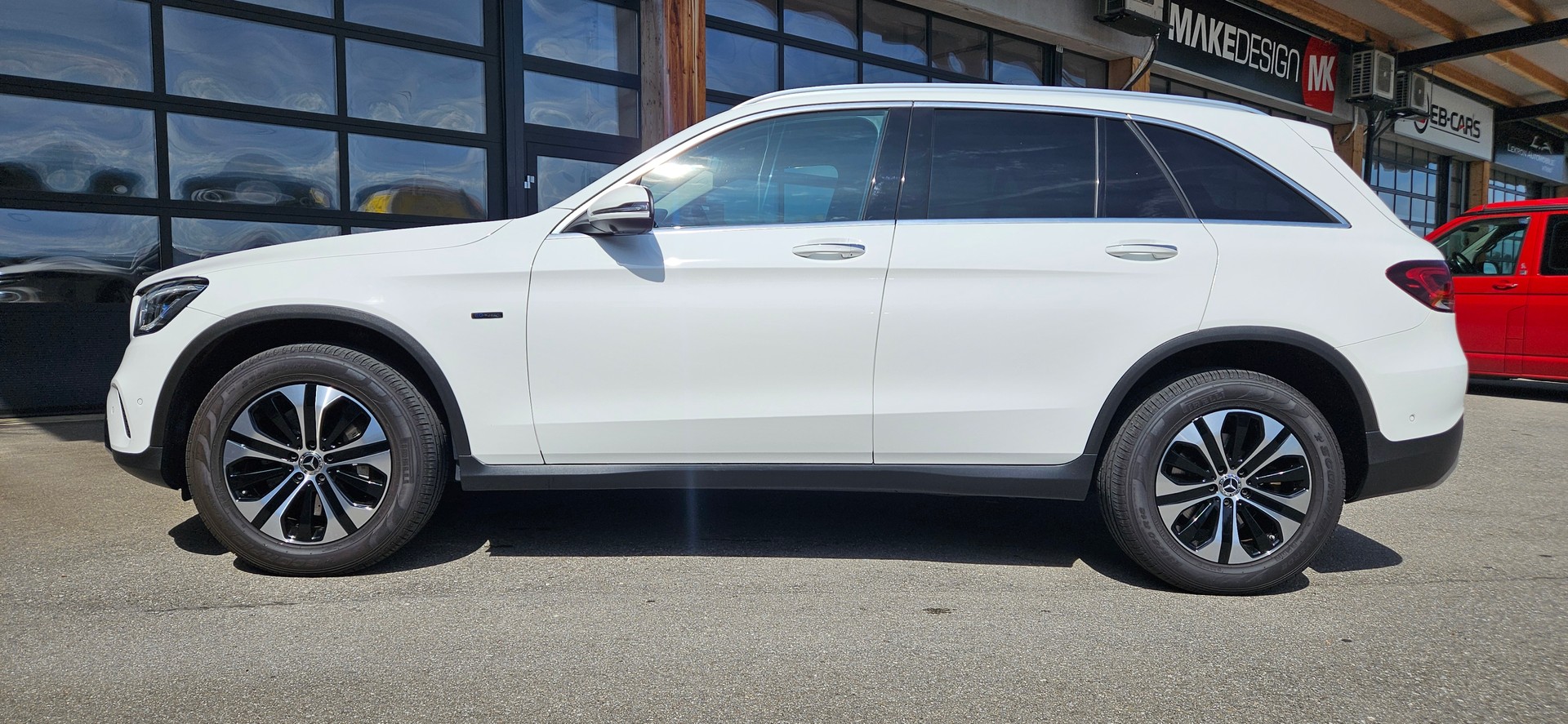 MERCEDES-BENZ GLC 300 e 4Matic 9G-Tronic-image-3