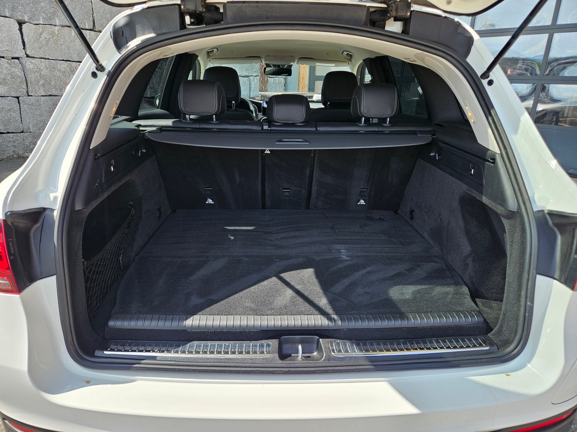 MERCEDES-BENZ GLC 300 e 4Matic 9G-Tronic-image-15