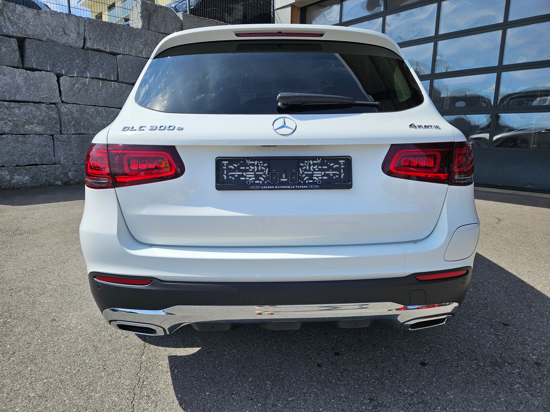 MERCEDES-BENZ GLC 300 e 4Matic 9G-Tronic-image-5