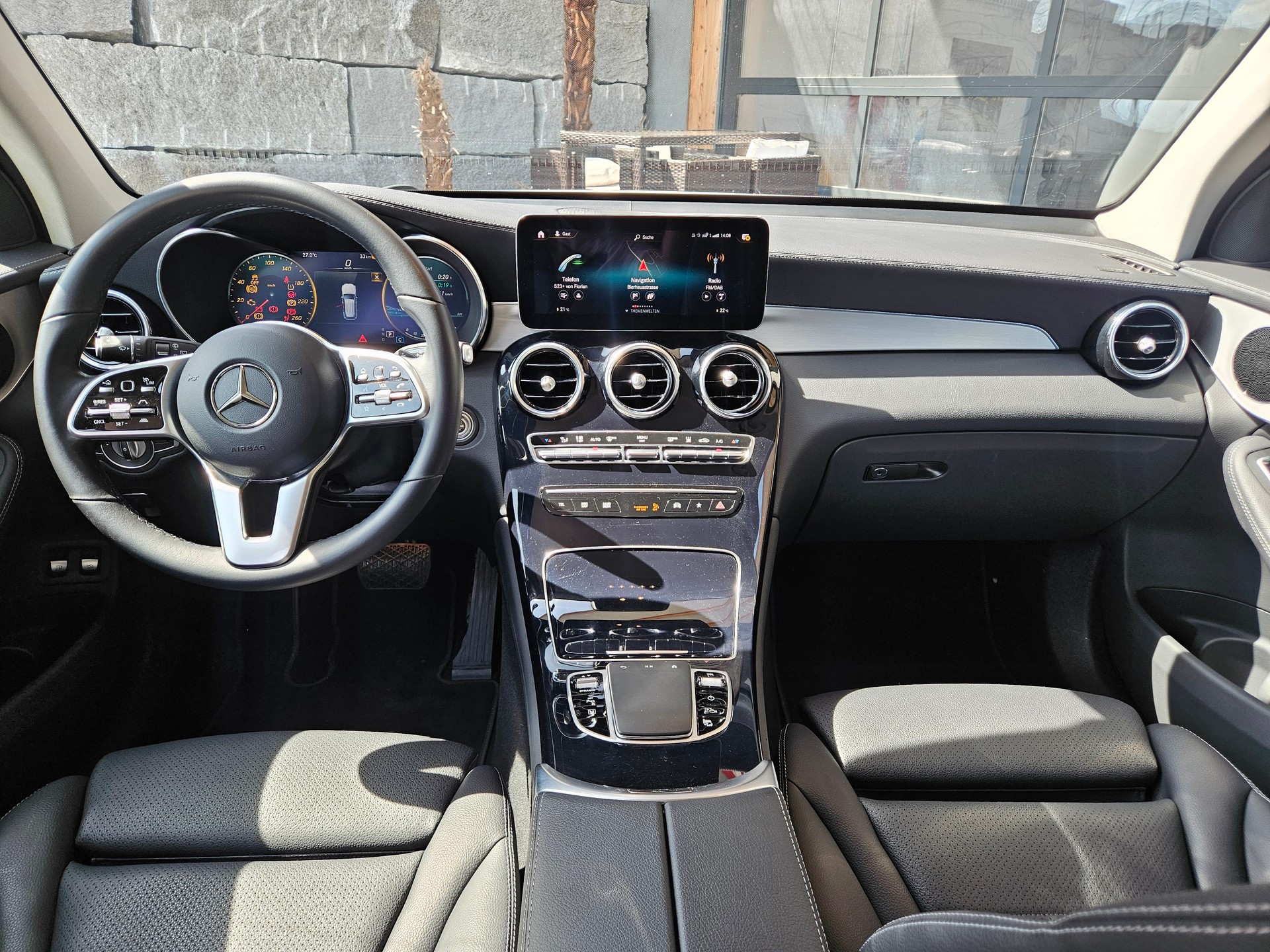 MERCEDES-BENZ GLC 300 e 4Matic 9G-Tronic-image-11