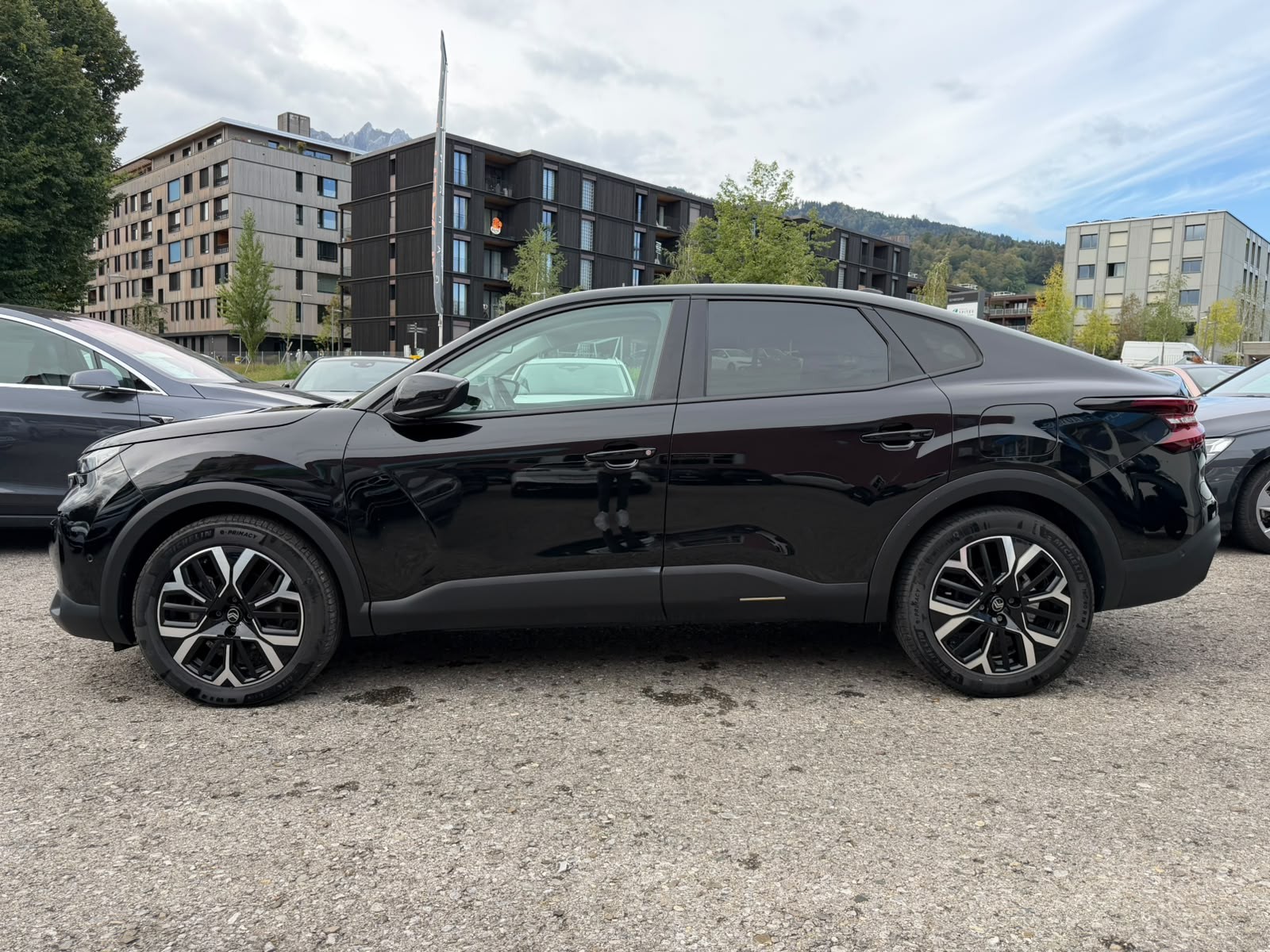 CITROEN C4 X HEV Max-image-1