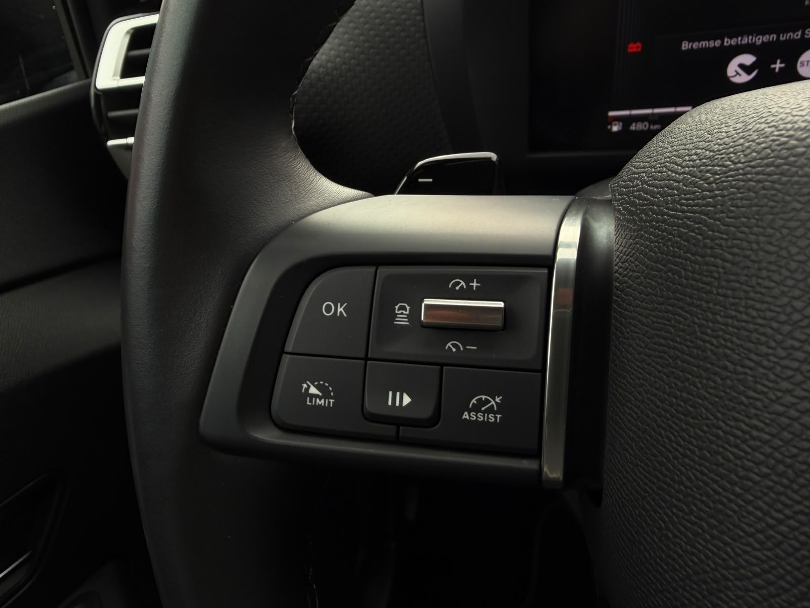 CITROEN C4 X HEV Max-image-9