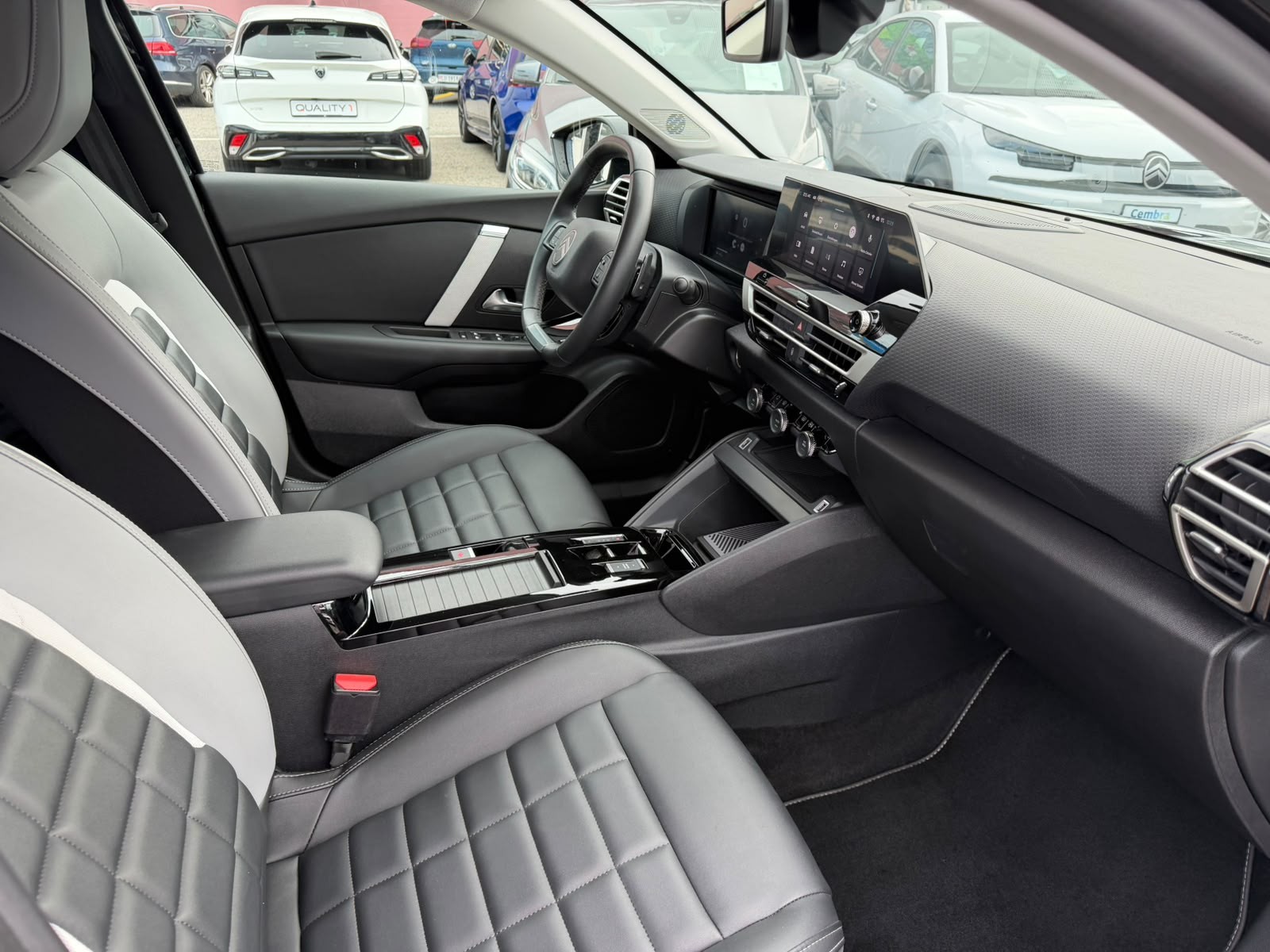 CITROEN C4 X HEV Max-image-20