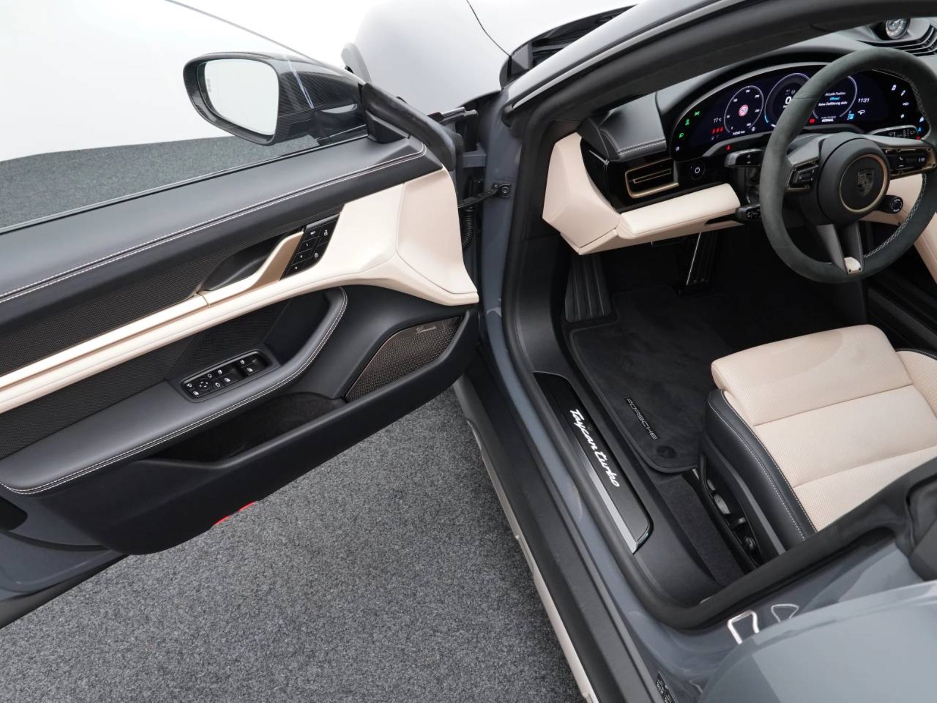 PORSCHE Taycan Turbo Cross Turismo-image-3