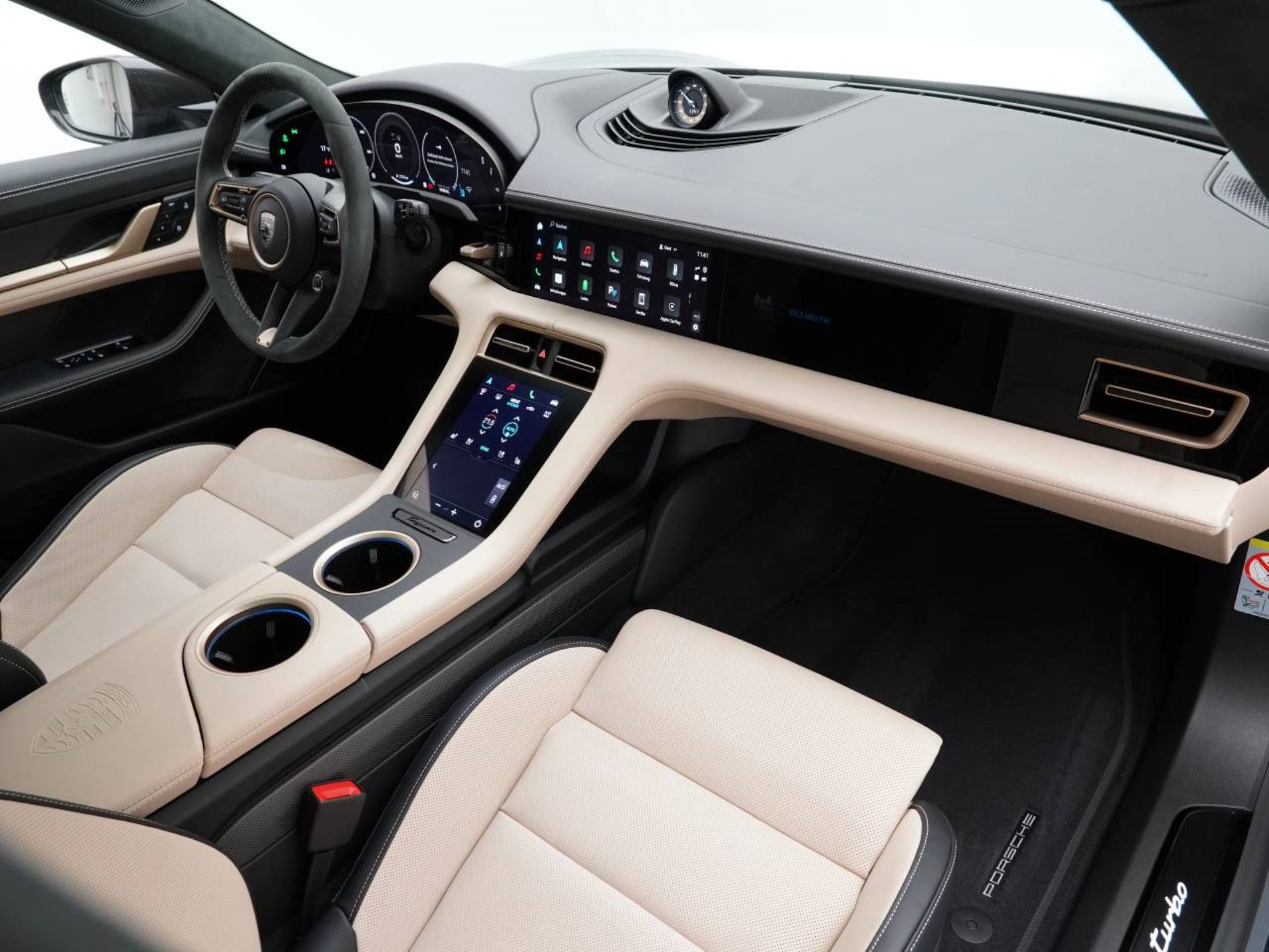PORSCHE Taycan Turbo Cross Turismo-image-24