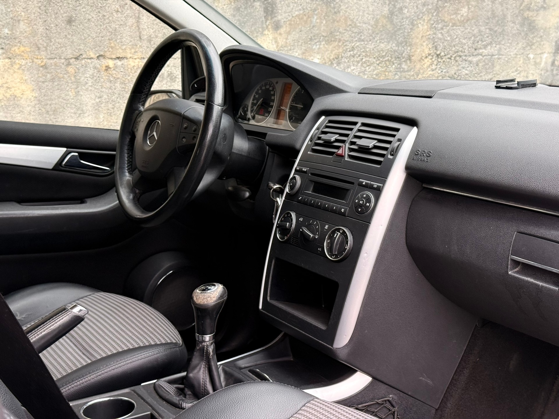 MERCEDES-BENZ B 200 CDI-image-15