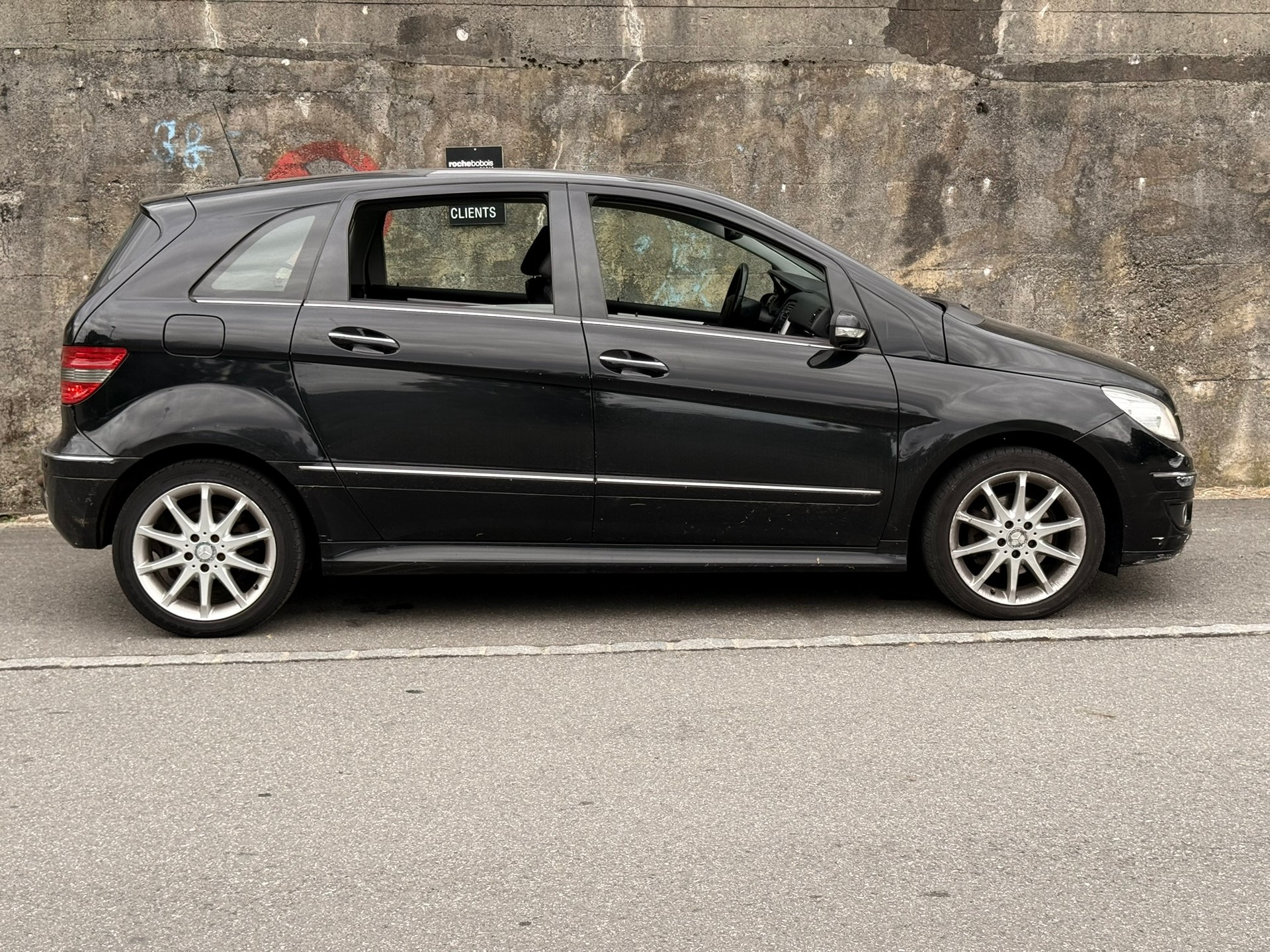 MERCEDES-BENZ B 200 CDI-image-6