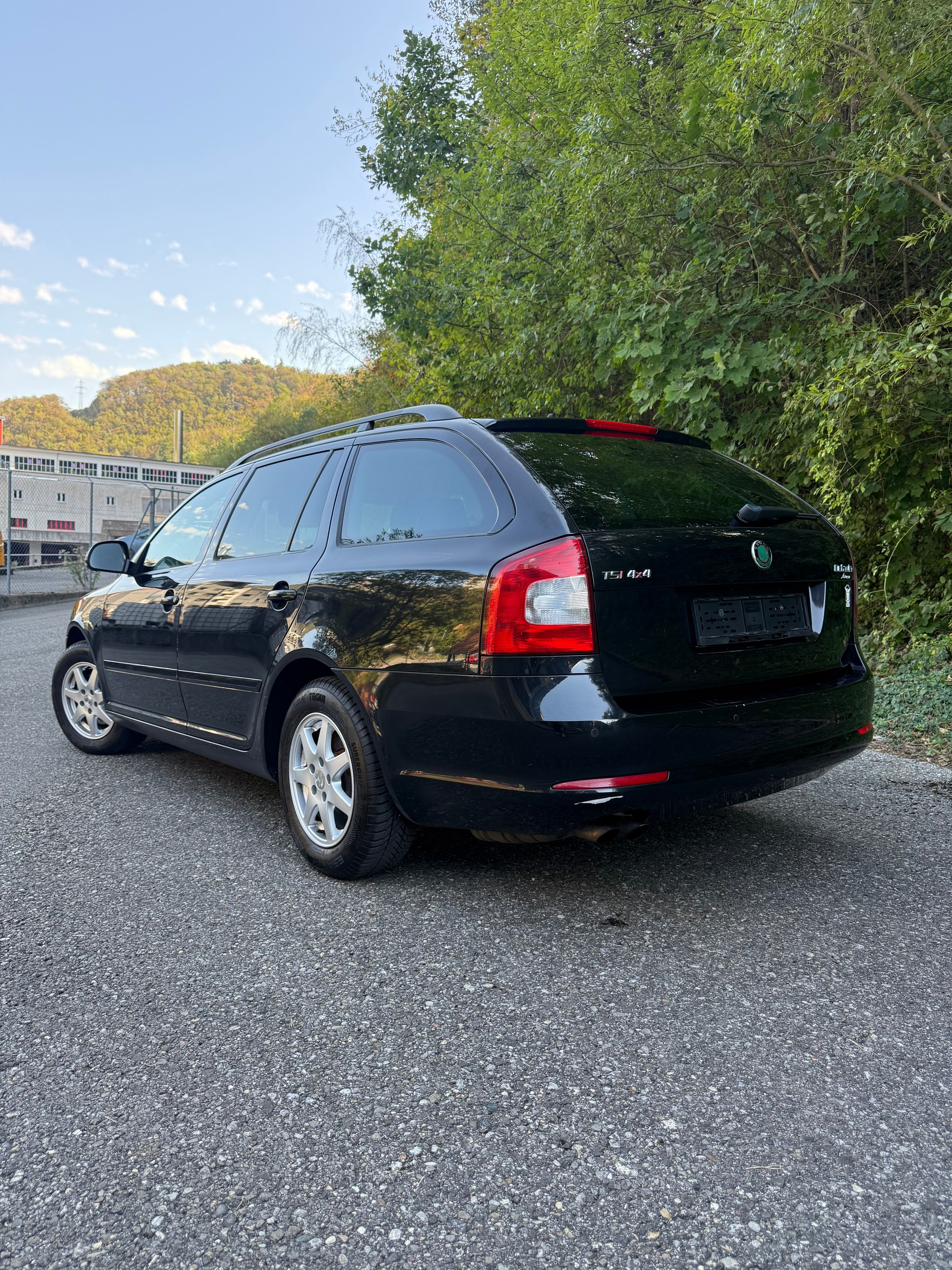 SKODA Octavia Combi 1.8 TSI Arosa 4x4-image-3