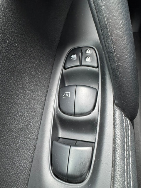 NISSAN Qashqai 1.6 dCi tekna Xtronic CVT-image-20