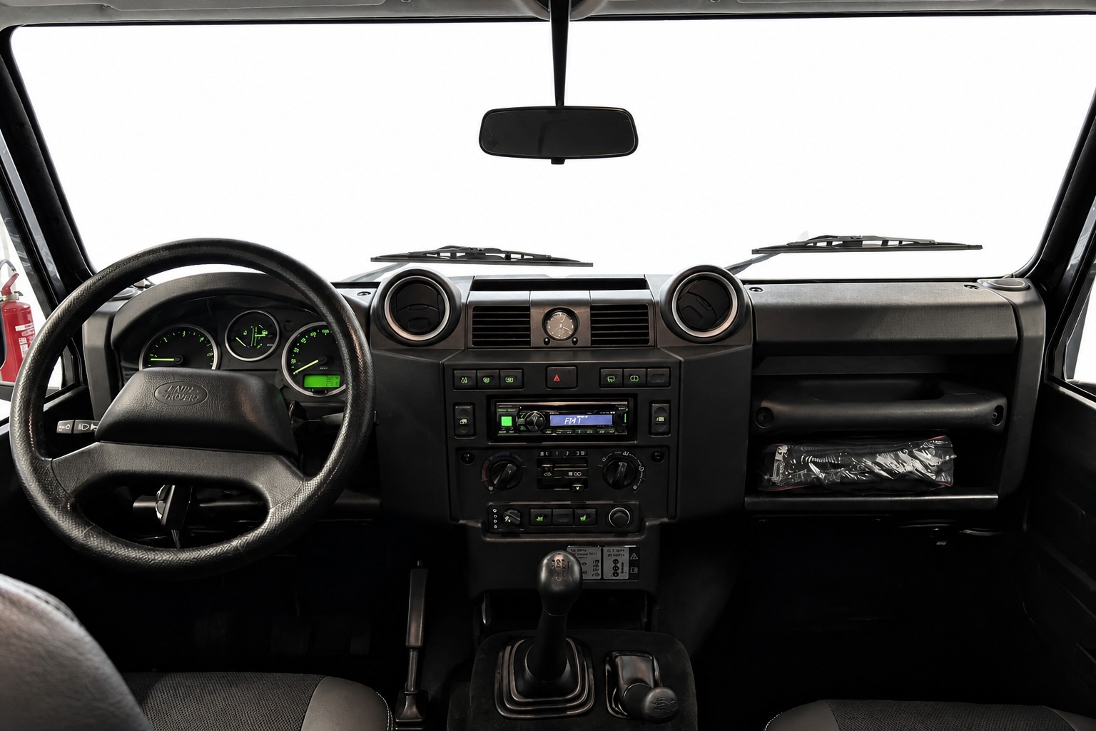 LAND ROVER Defender 90 2.2 TD4 SW-image-12