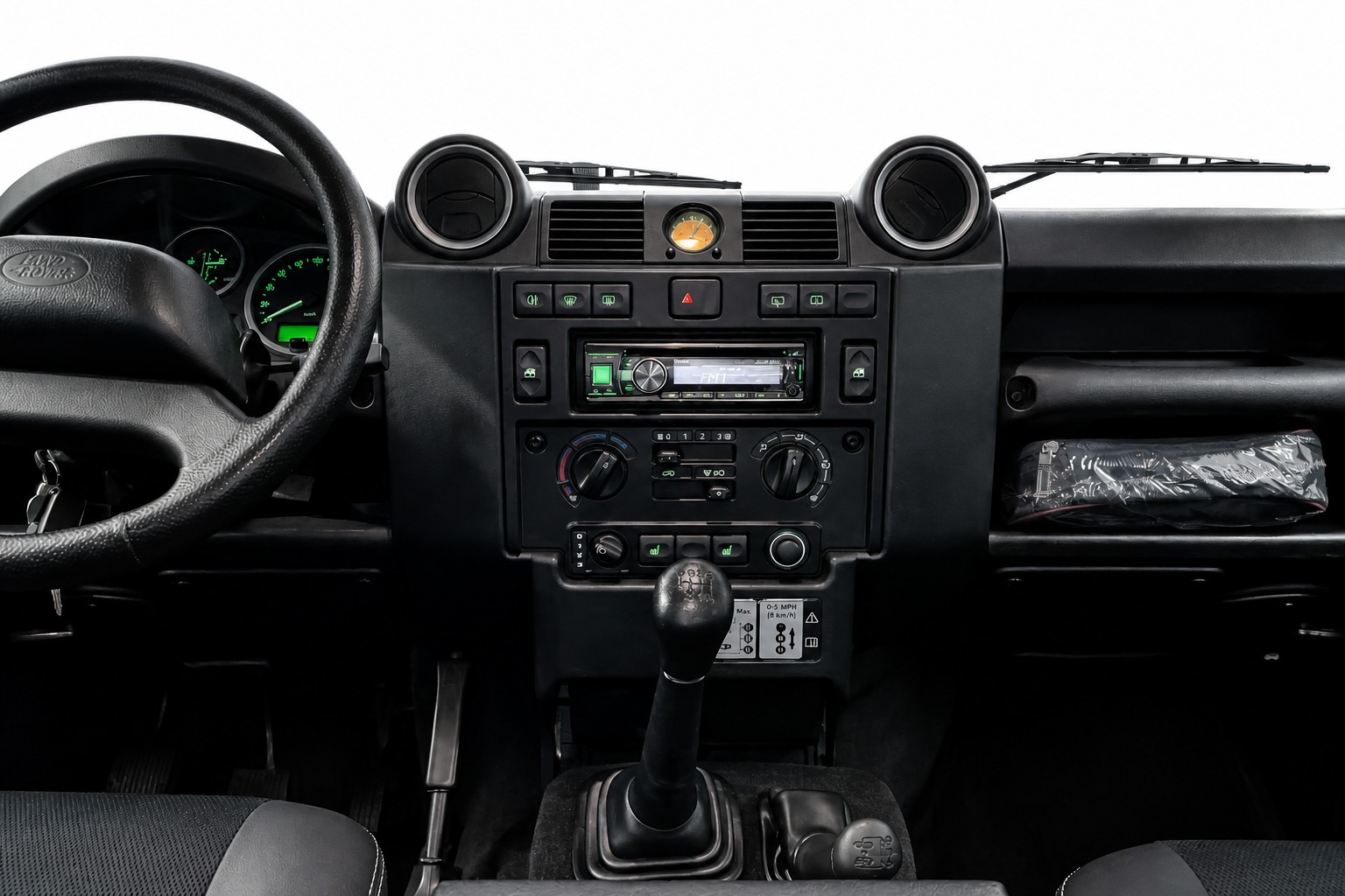 LAND ROVER Defender 90 2.2 TD4 SW-image-15