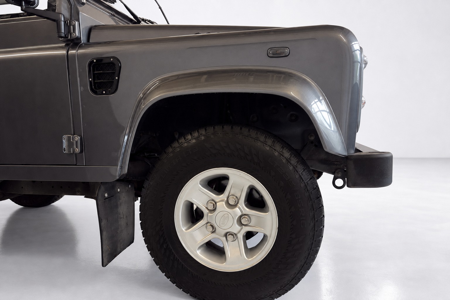 LAND ROVER Defender 90 2.2 TD4 SW-image-6
