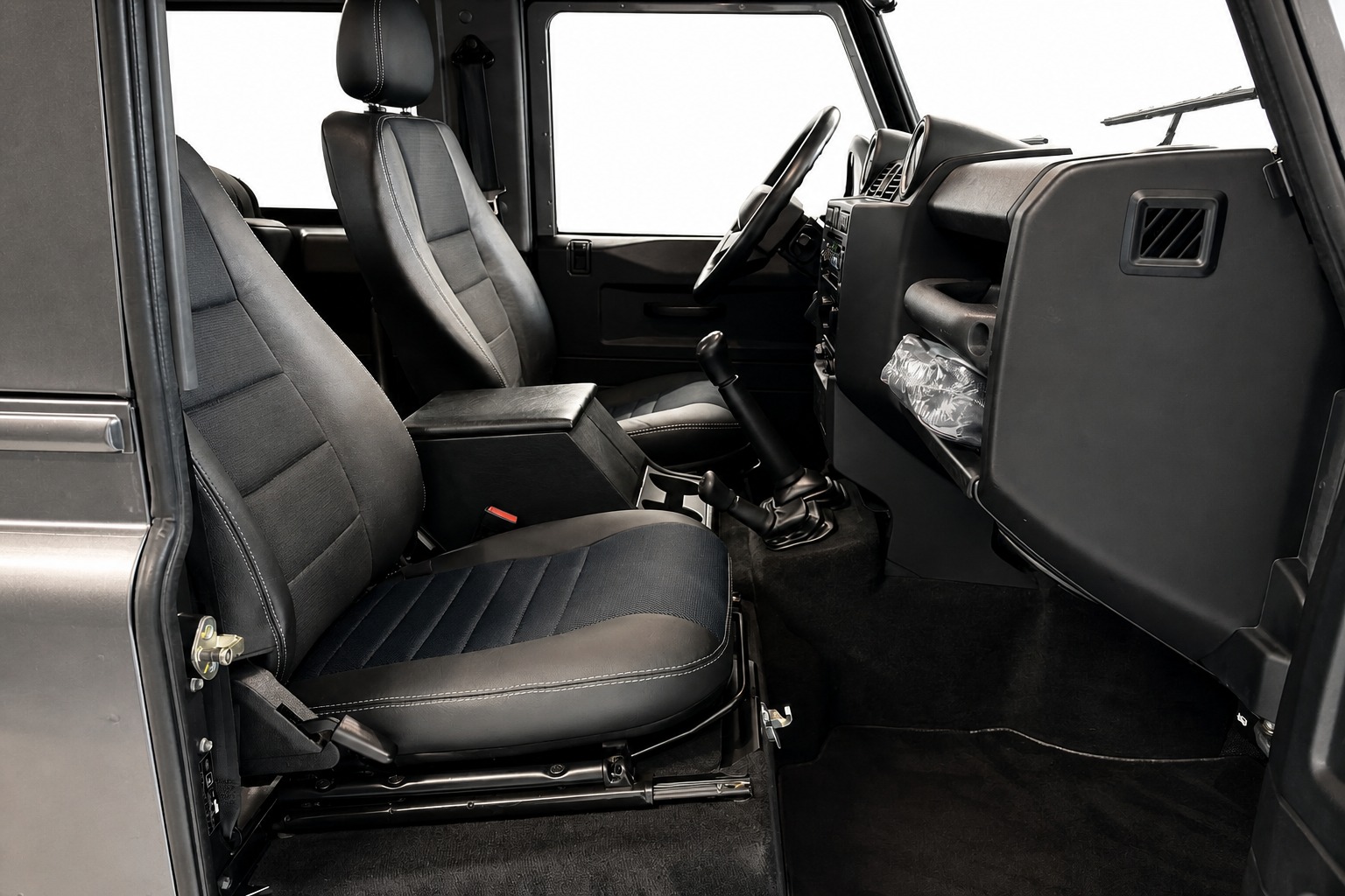 LAND ROVER Defender 90 2.2 TD4 SW-image-20