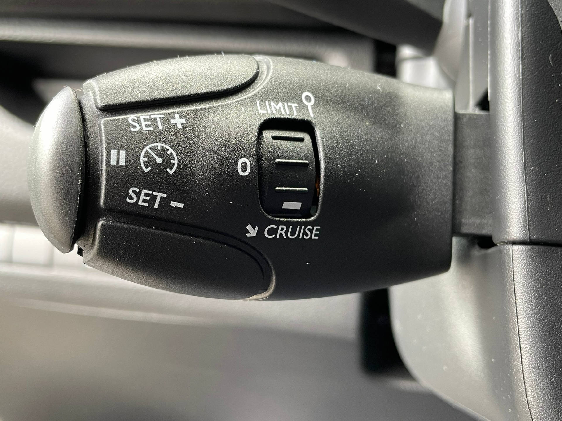 PEUGEOT e-Expert Kaw. Standard 50 kWh-image-7