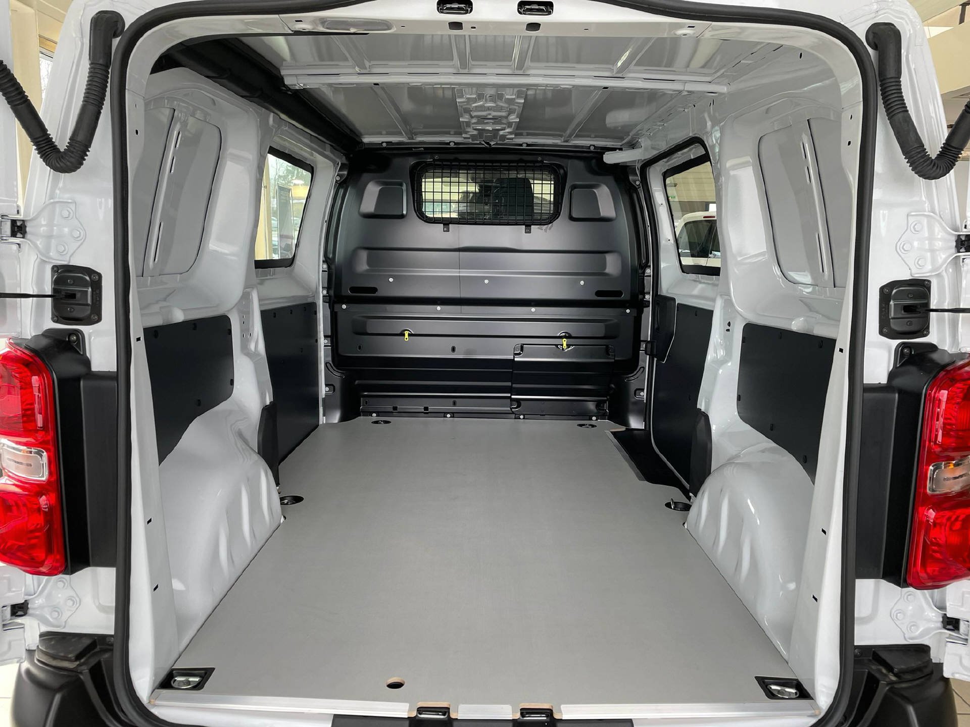 PEUGEOT e-Expert Kaw. Standard 50 kWh-image-12