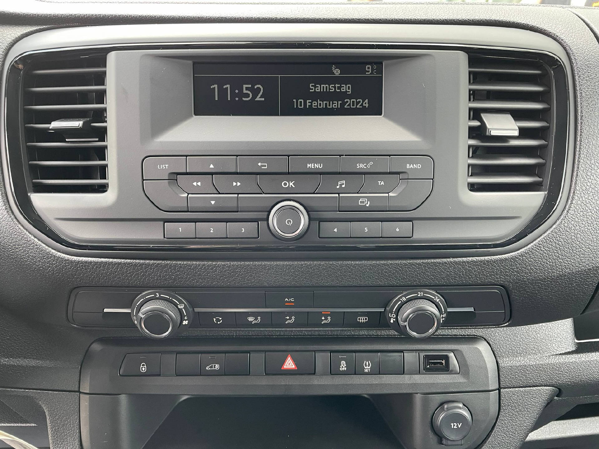 PEUGEOT e-Expert Kaw. Standard 50 kWh-image-10