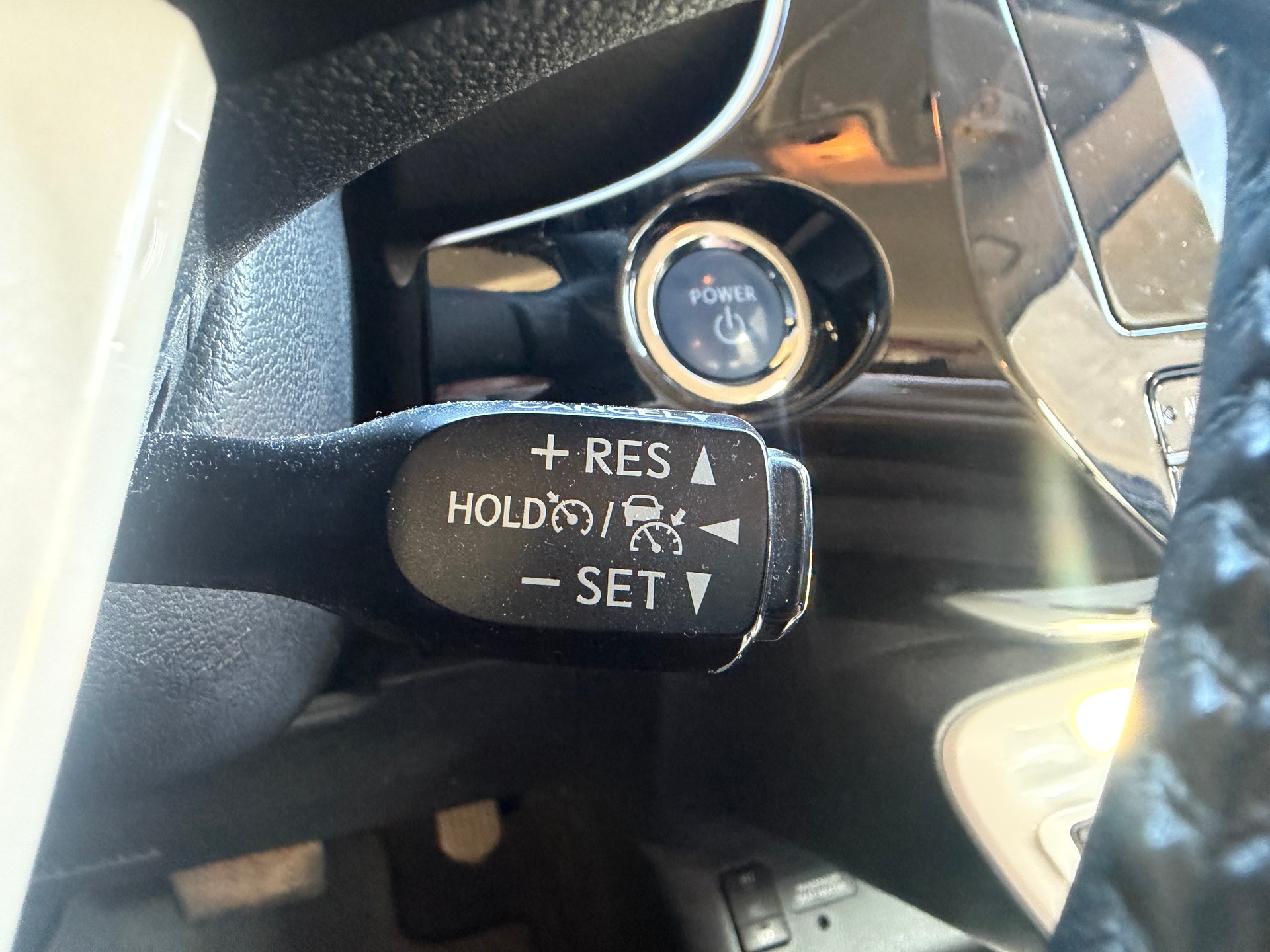 TOYOTA Prius 1.8 VVT-i HSD Sol Premium-image-12