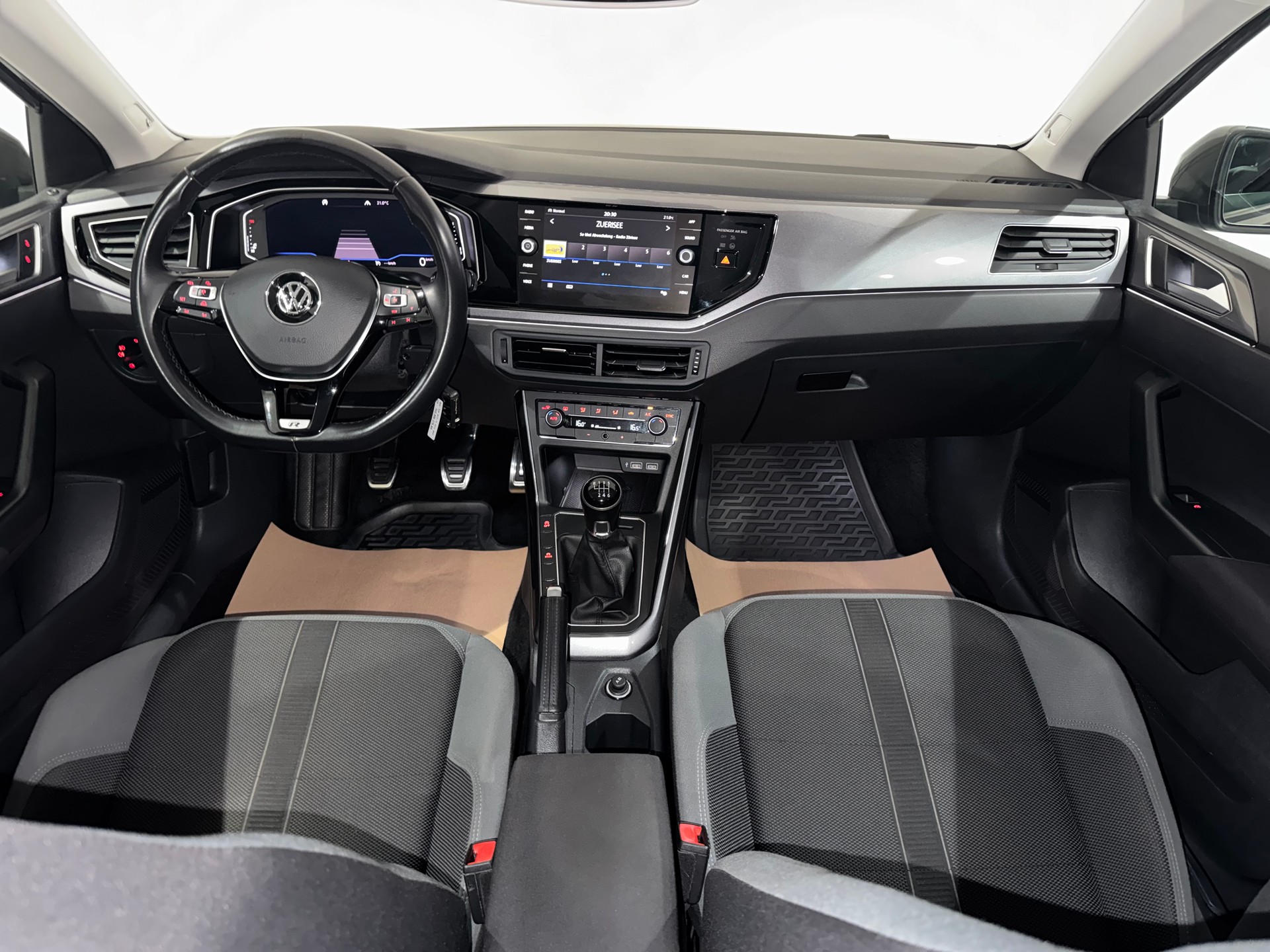 VW Polo 1.0 TSI BMT Beats R-Line-image-15