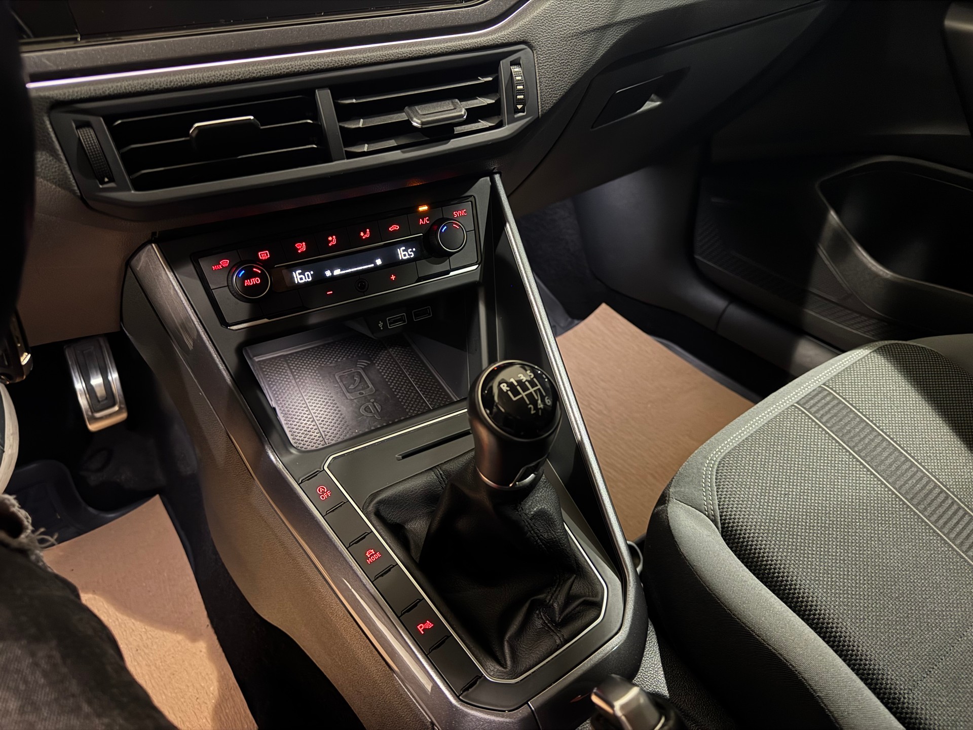 VW Polo 1.0 TSI BMT Beats R-Line-image-21