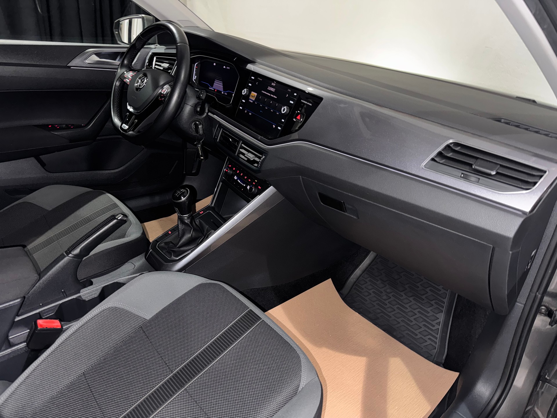 VW Polo 1.0 TSI BMT Beats R-Line-image-14