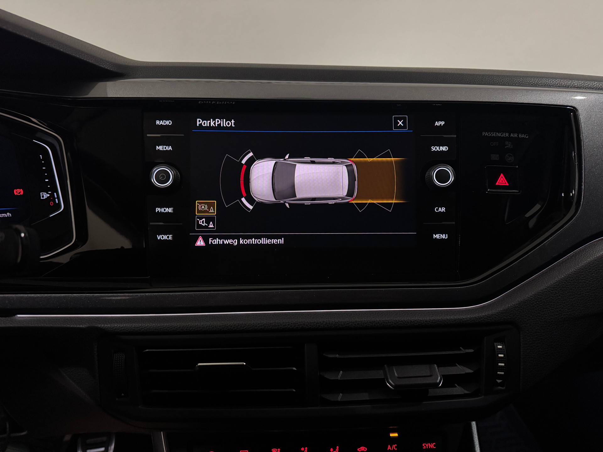 VW Polo 1.0 TSI BMT Beats R-Line-image-19
