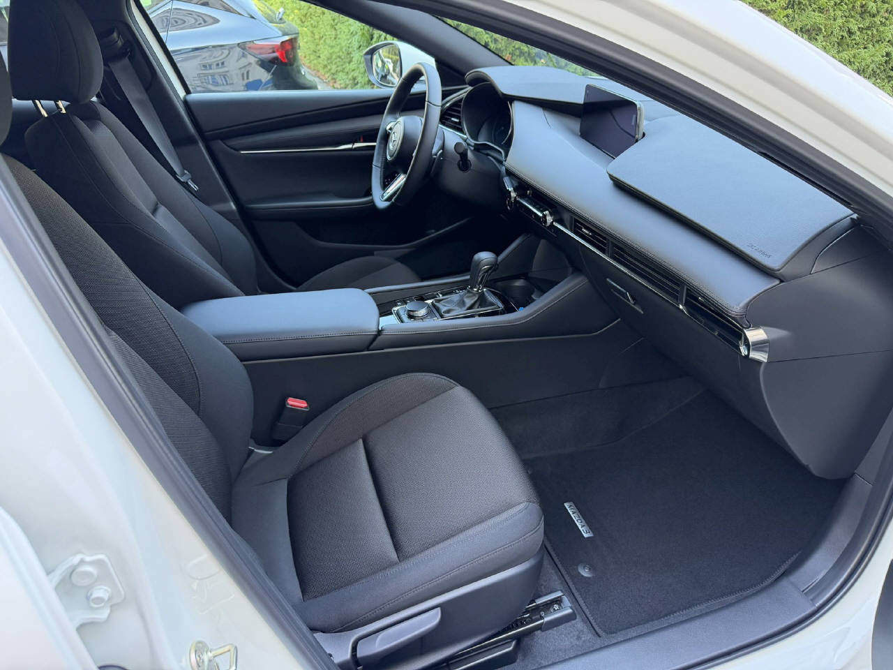 MAZDA 3 Hatchback 2.5 Exclusive-Line-image-12